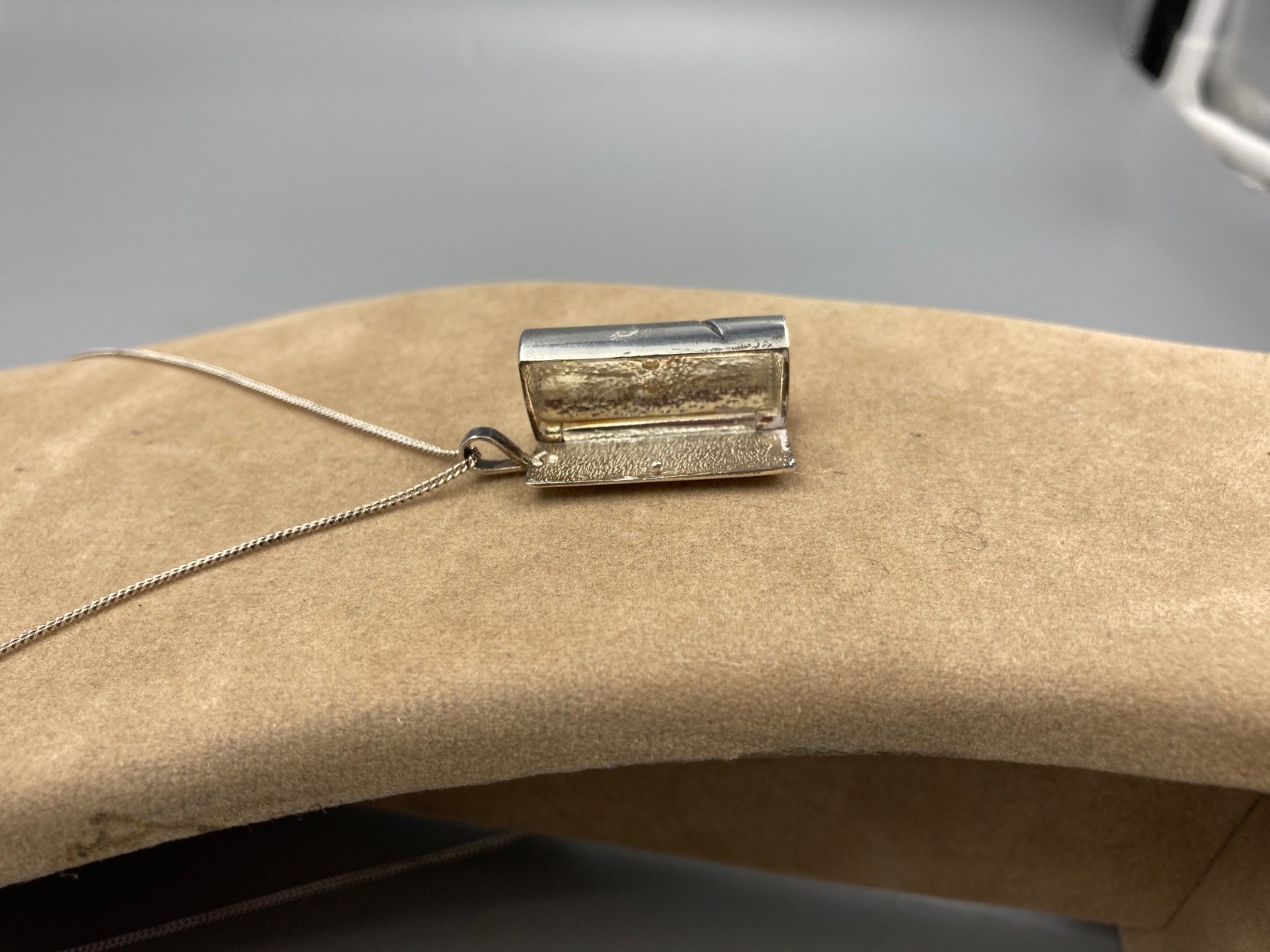 Vintage Unique Sterling Chain Silver Locket