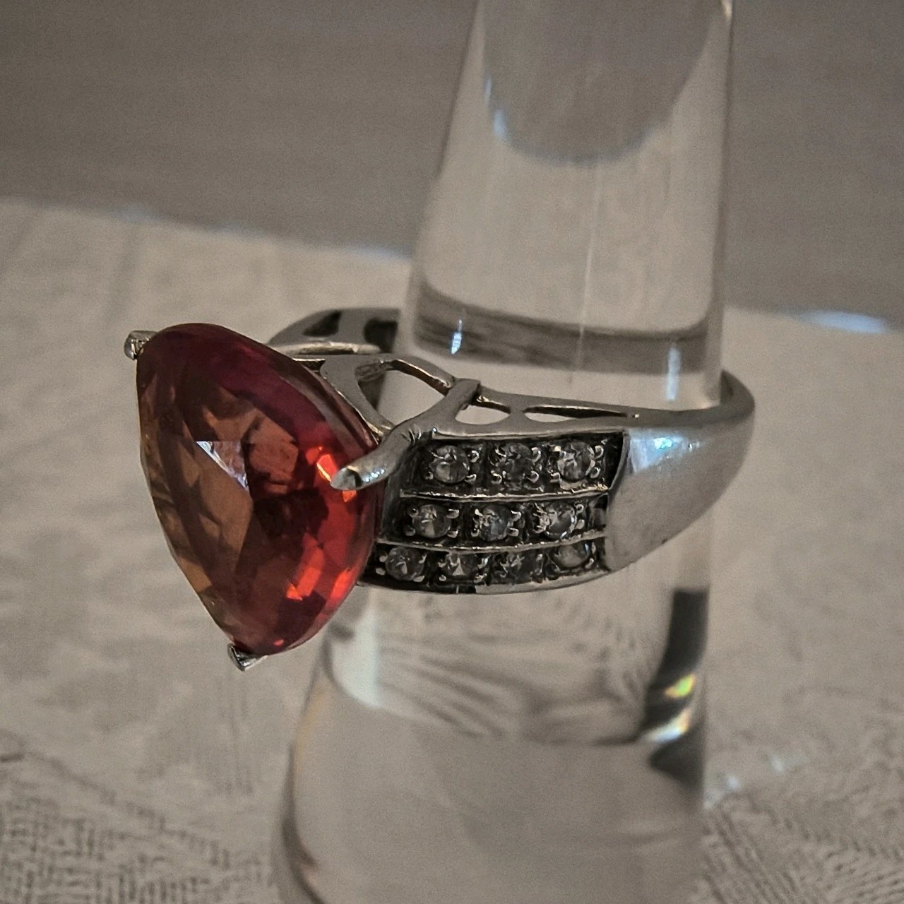Sterling Silver Cocktail Ring W Trilliant Trillion Cut Red Crystal Gem Sz 6.75