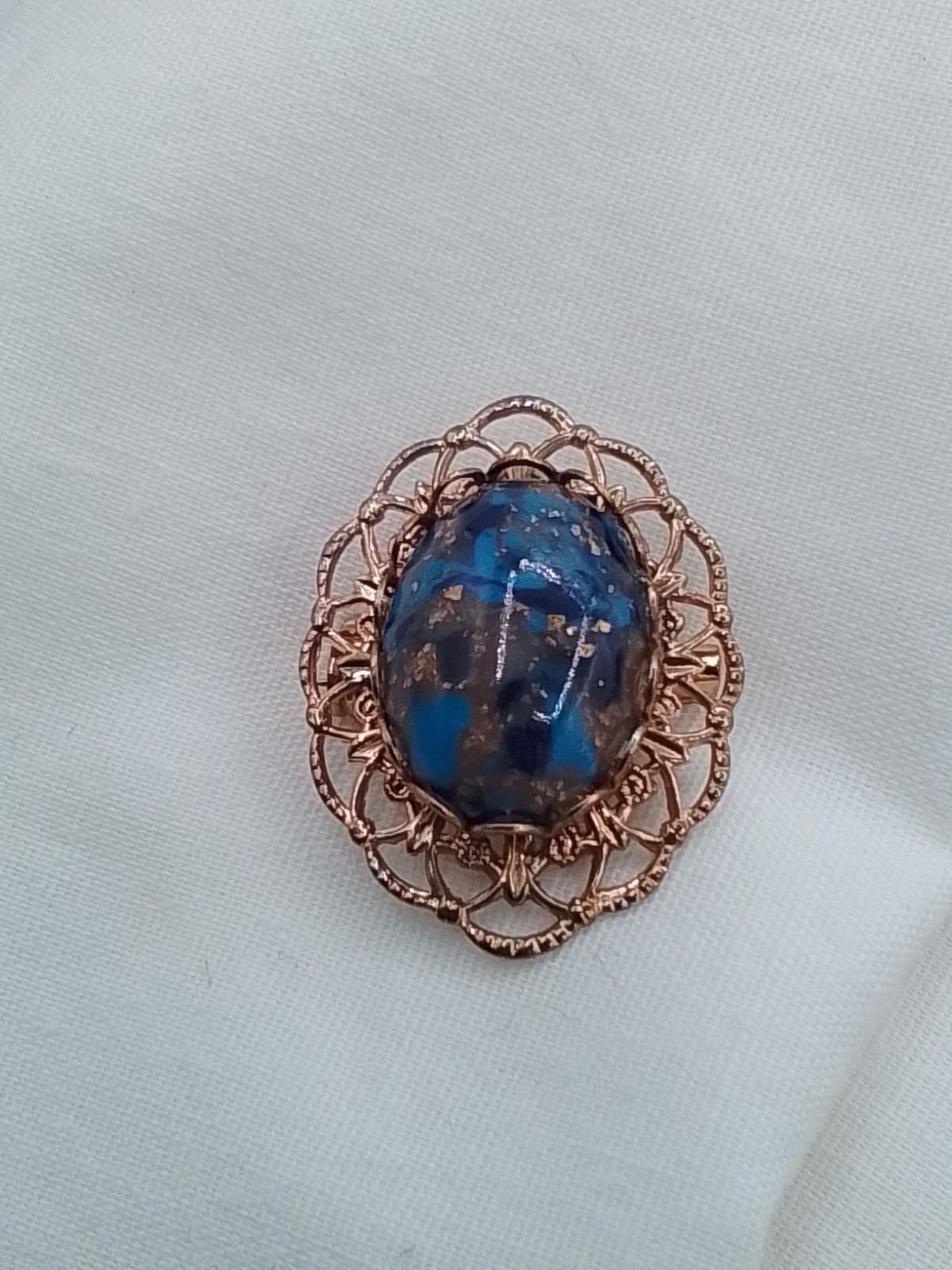 BLUE & GOLD FOIL ART GLASS CABOCHON SET IN FILIGREE FRAME VINTAGE ESTATE PIECE
