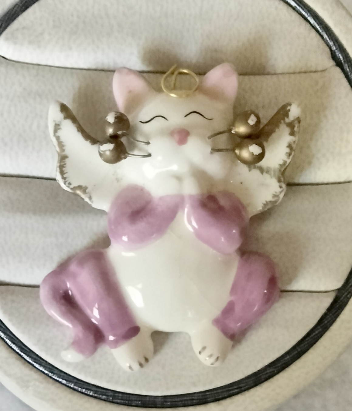 Vintage Amy Lacombe Ceramic Cat Angel Brooch “Angel Face” (173 – 2588)