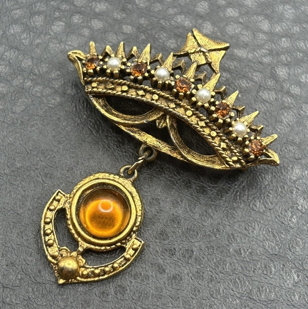 Vintage Royal Crown Faux Amber Rhinestone Pearl Gripoix Style 80’s Dangle Brooch