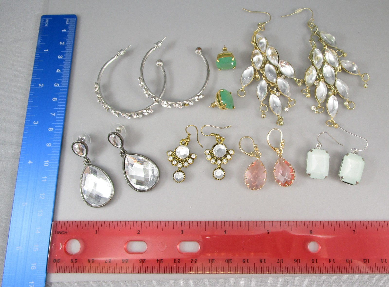 Vtg Mod Retro Varying Colors & Multi Styles LOT of 7 Post Pierced Earrings 151N