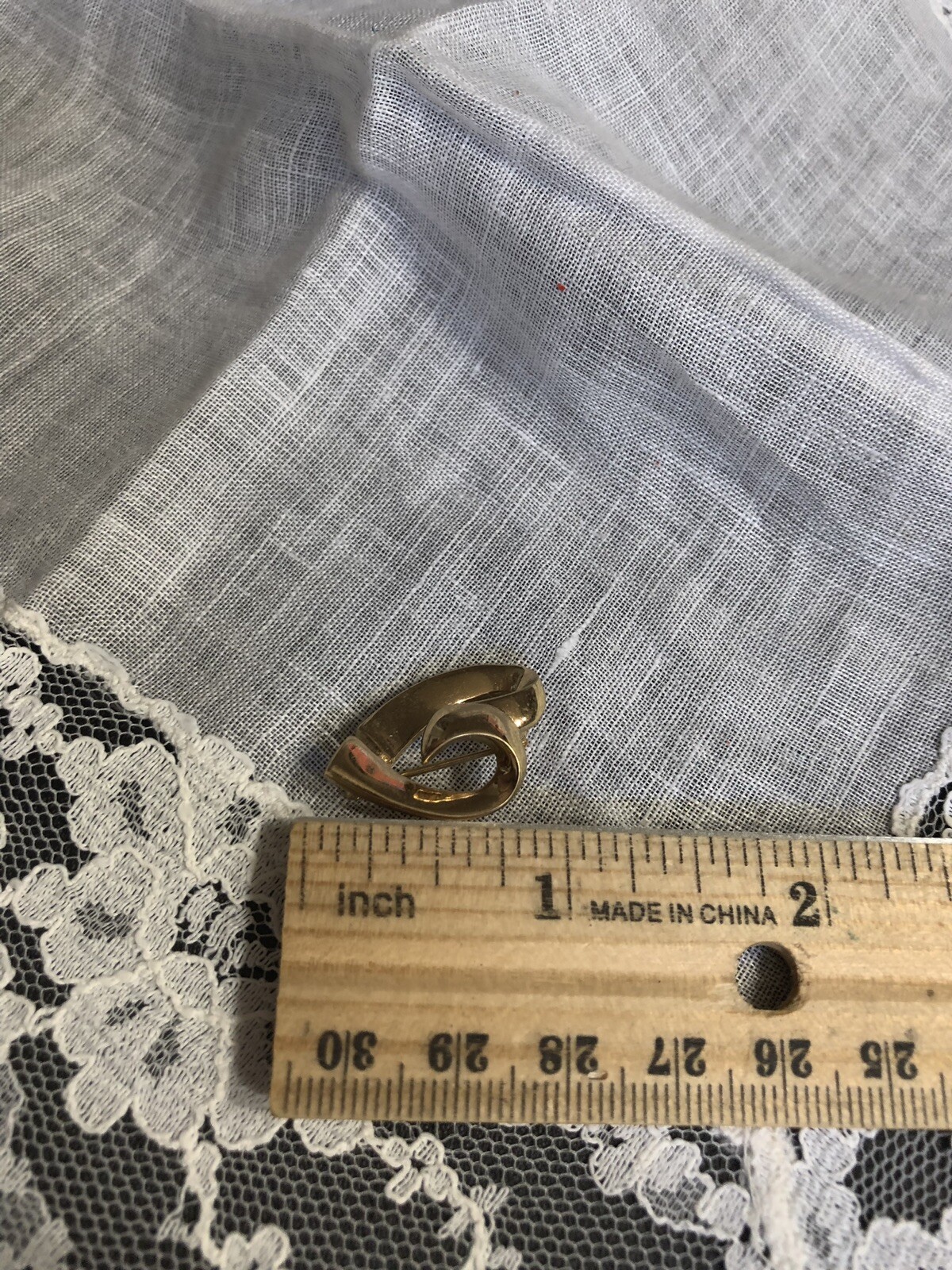 Vintage Monet Gold Tone Heart Brooch Pin Jewelry YT-59