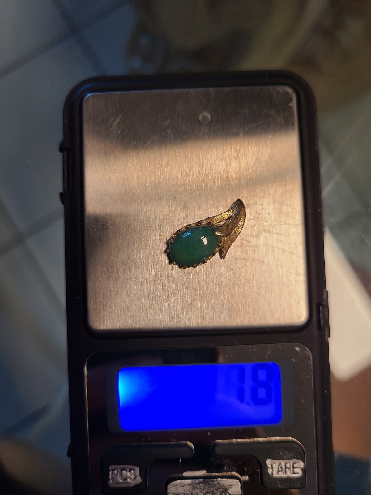 14K Yellow Gold Natural Green Jade Pendant – Pear Cabochon, Elegant Leaf Design