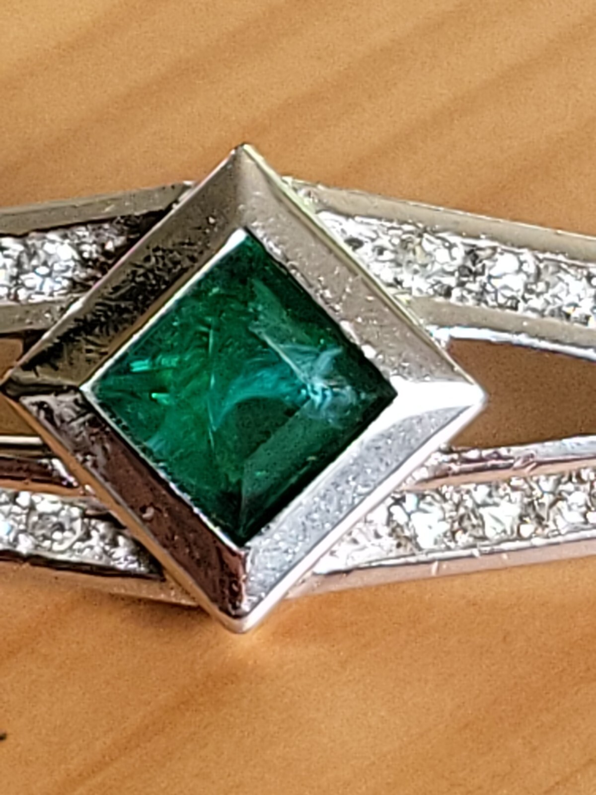 HENKEL & GROSSE Silver Tone Green Stone Rhinestones Bar Brooch Pin RARE 1980’s