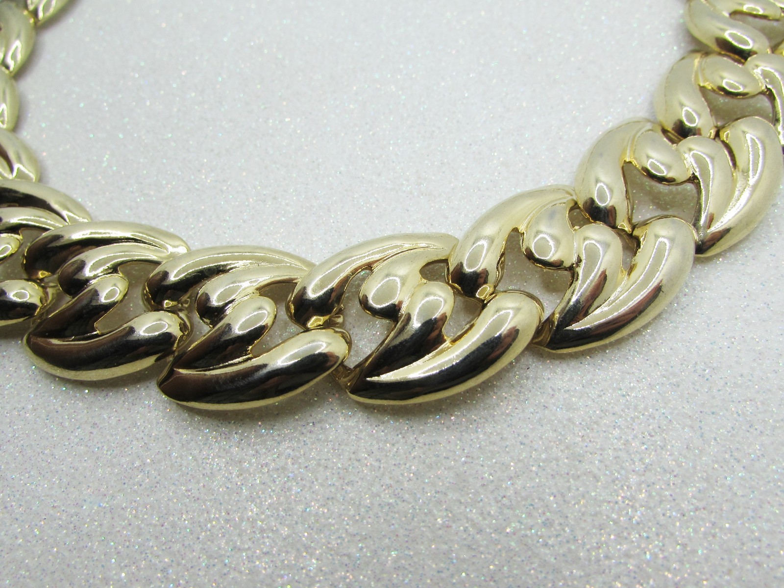 Vintage 1980s Gold Plated Chunky Chain Necklace- 18″ Long- Wide Heart Links
