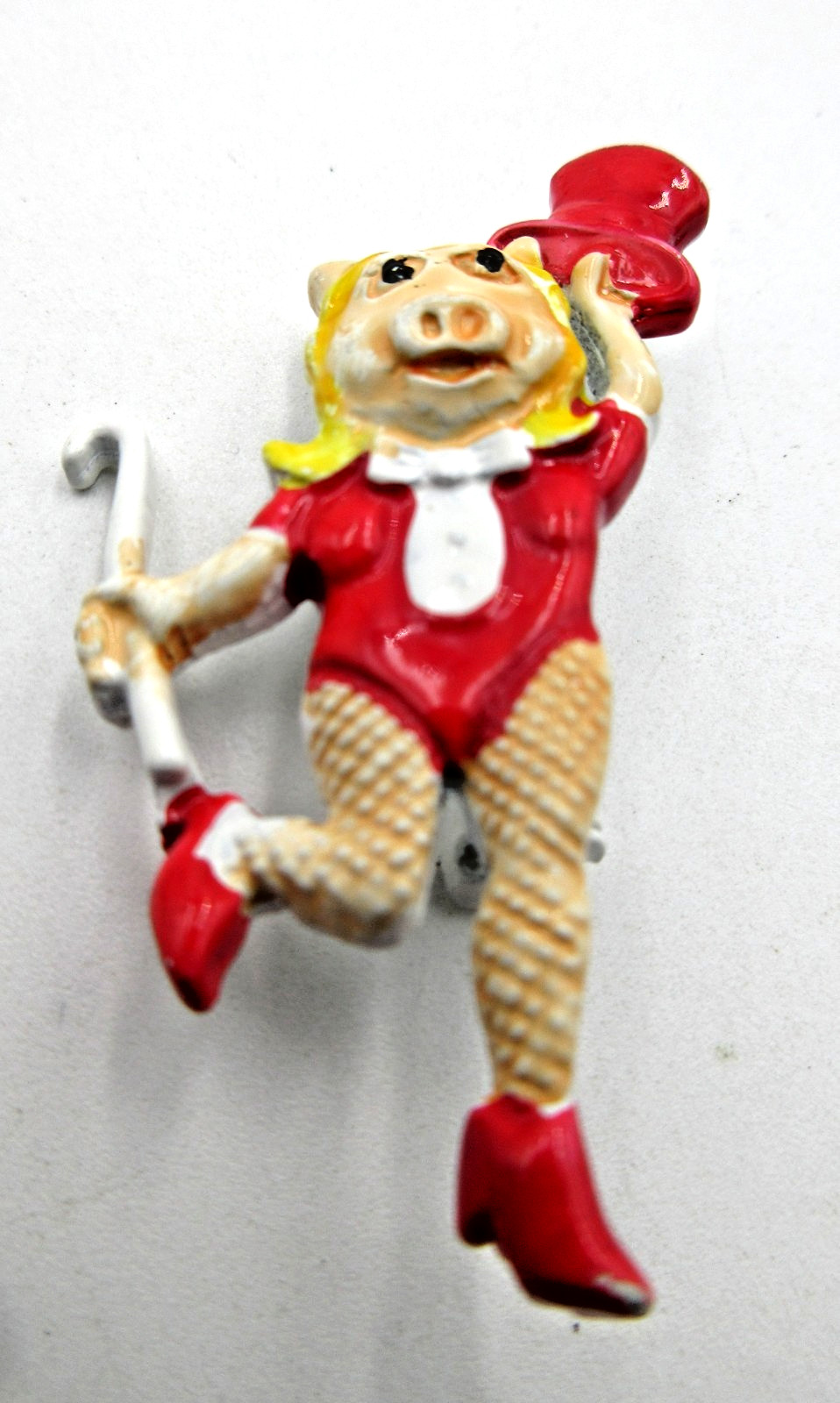 VTG ? MISS PIGGYtop hat cane MUPPET COLLECTION white red gold tone Brooch Pin