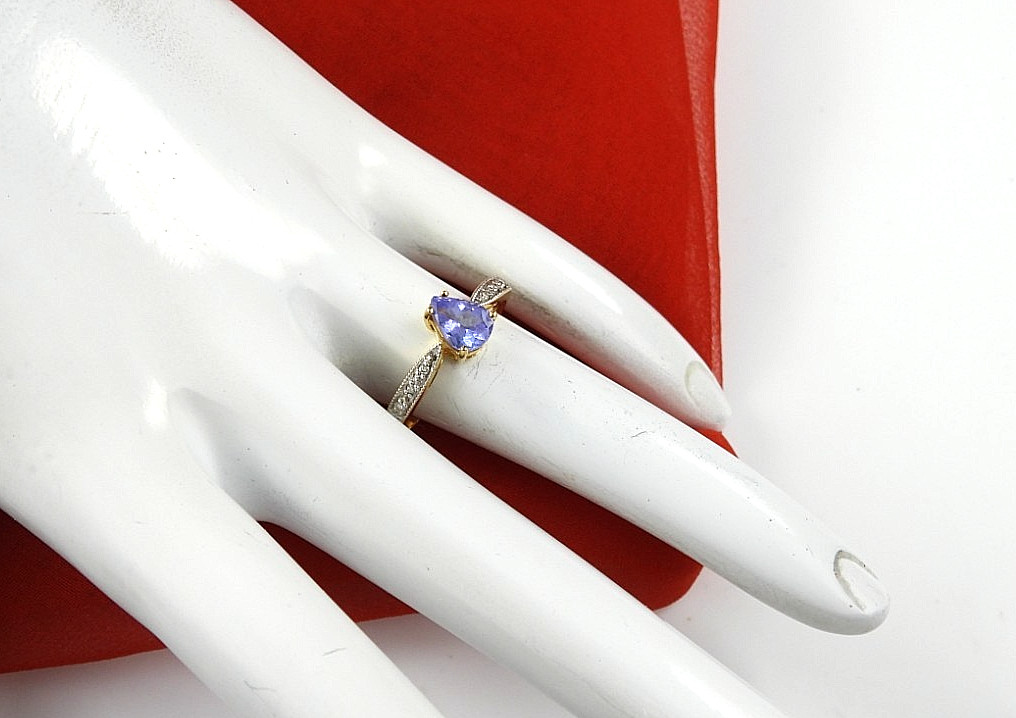 18K Gold Blue Violet Tanzanite Color Pear Cut Ring Diamond Accent Fine Jewelry