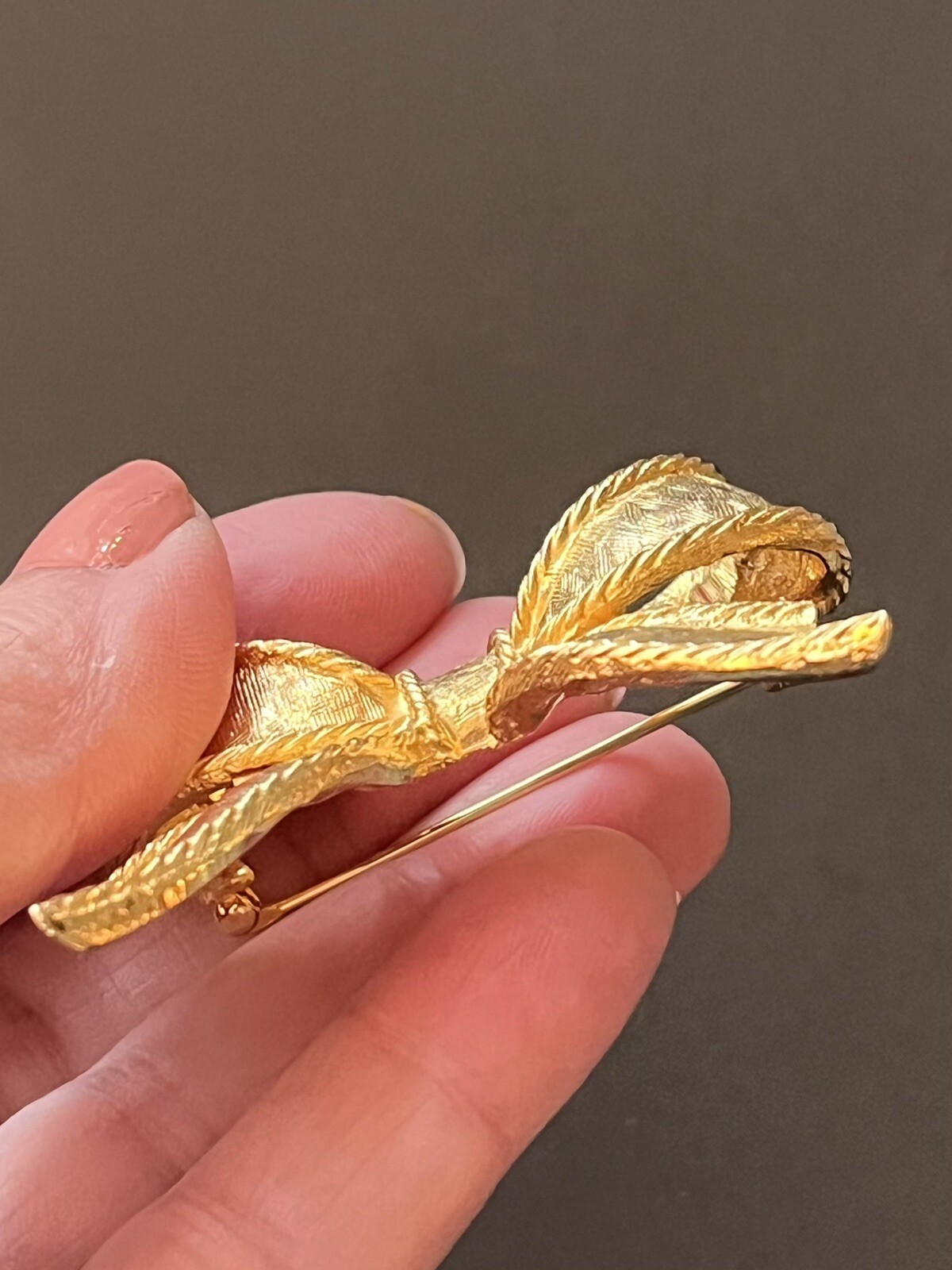 Signed Gay Boyer Bow Gold Tone 3-D Brooch Pin Costume Jewelry Grandmacore