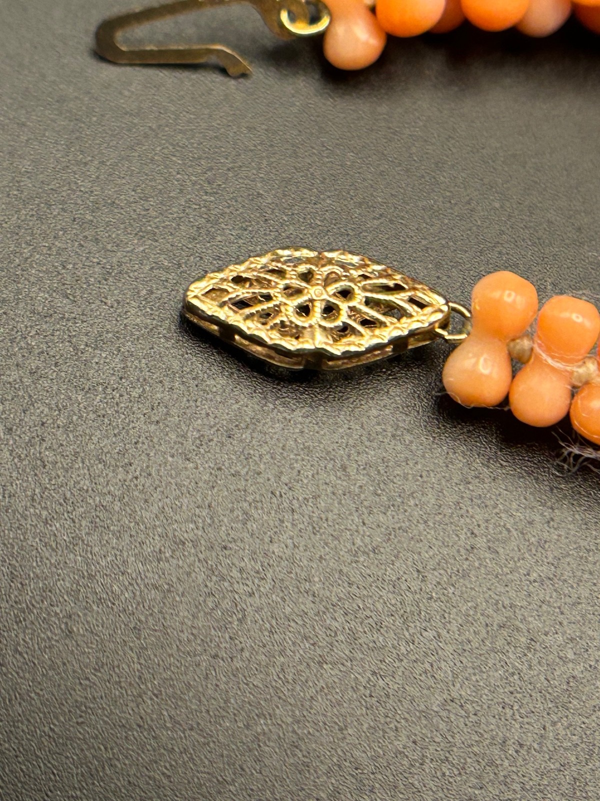 Vintage Heavy Chunky Orange Coral Bead Necklace 16” 10K Gold Clasp 41g Estate