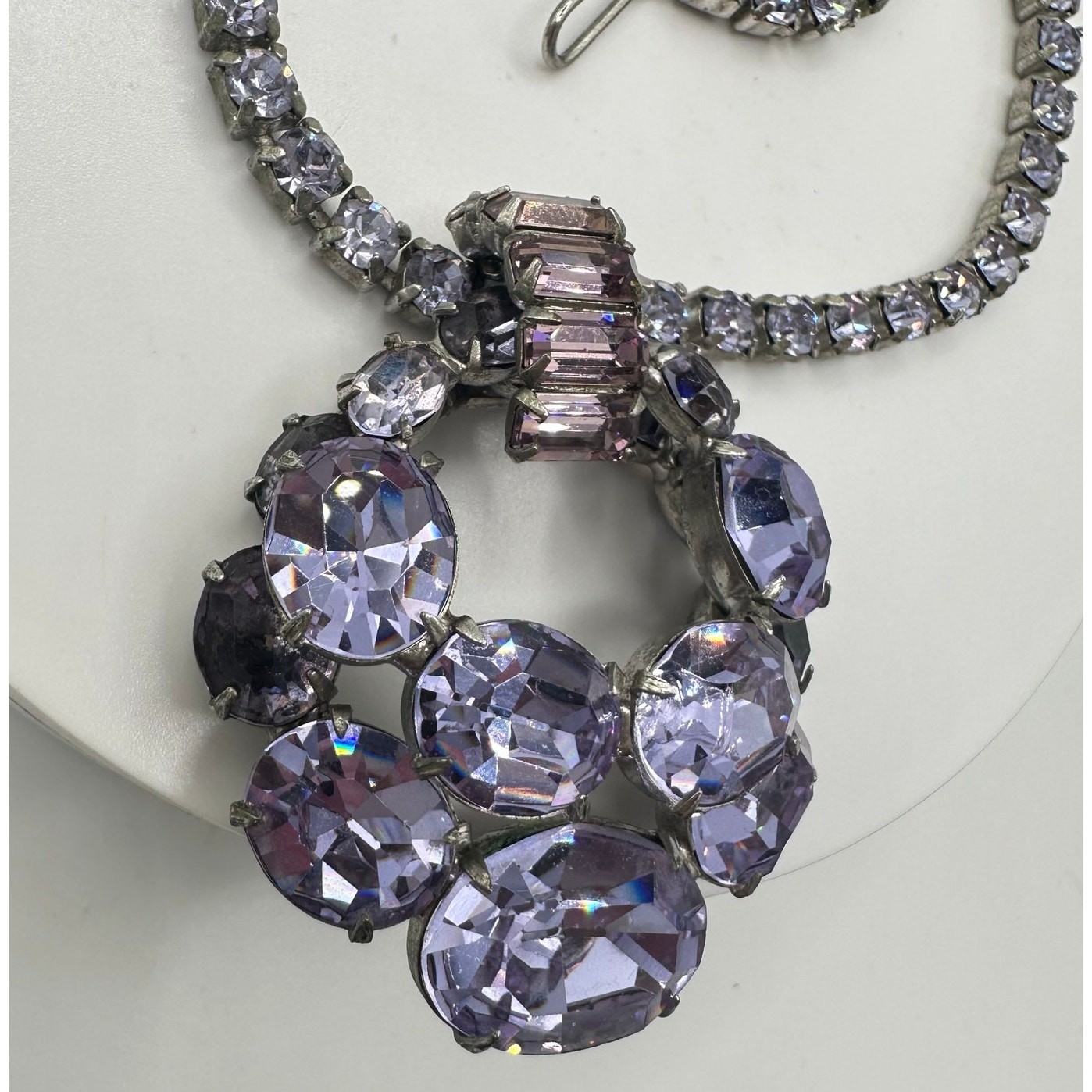 Vintage high end silver tone purple blue alexandrite rhinestones necklace