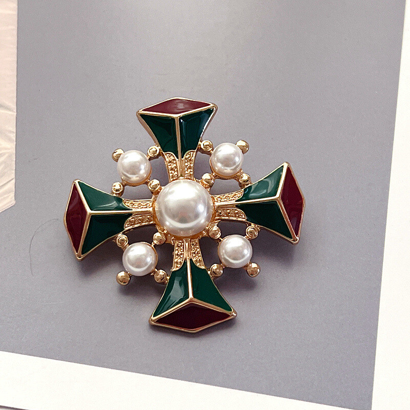 Vintage Baroque Court Brooch – Cross Enamel Lapel Pin for Clothing & Suit