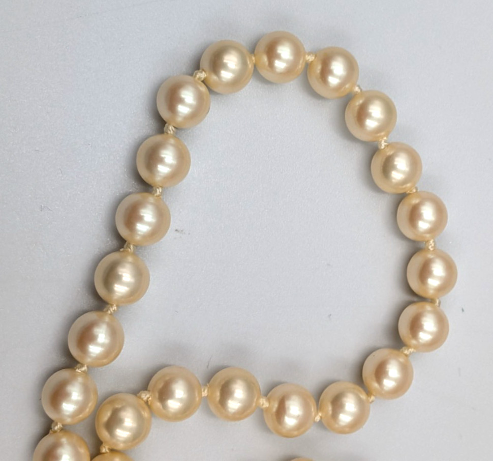 28 inch faux pearl necklace knotted with fish hook clasp unmarked vintage