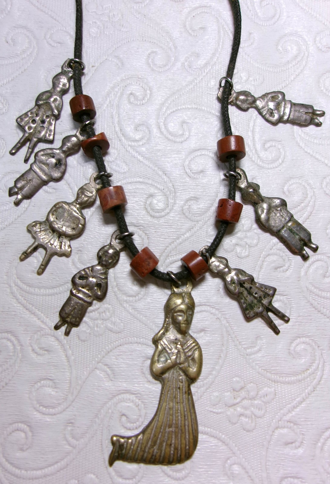 Lot of Religious Necklaces – Christian – Cross – Rosary – Some Vintage