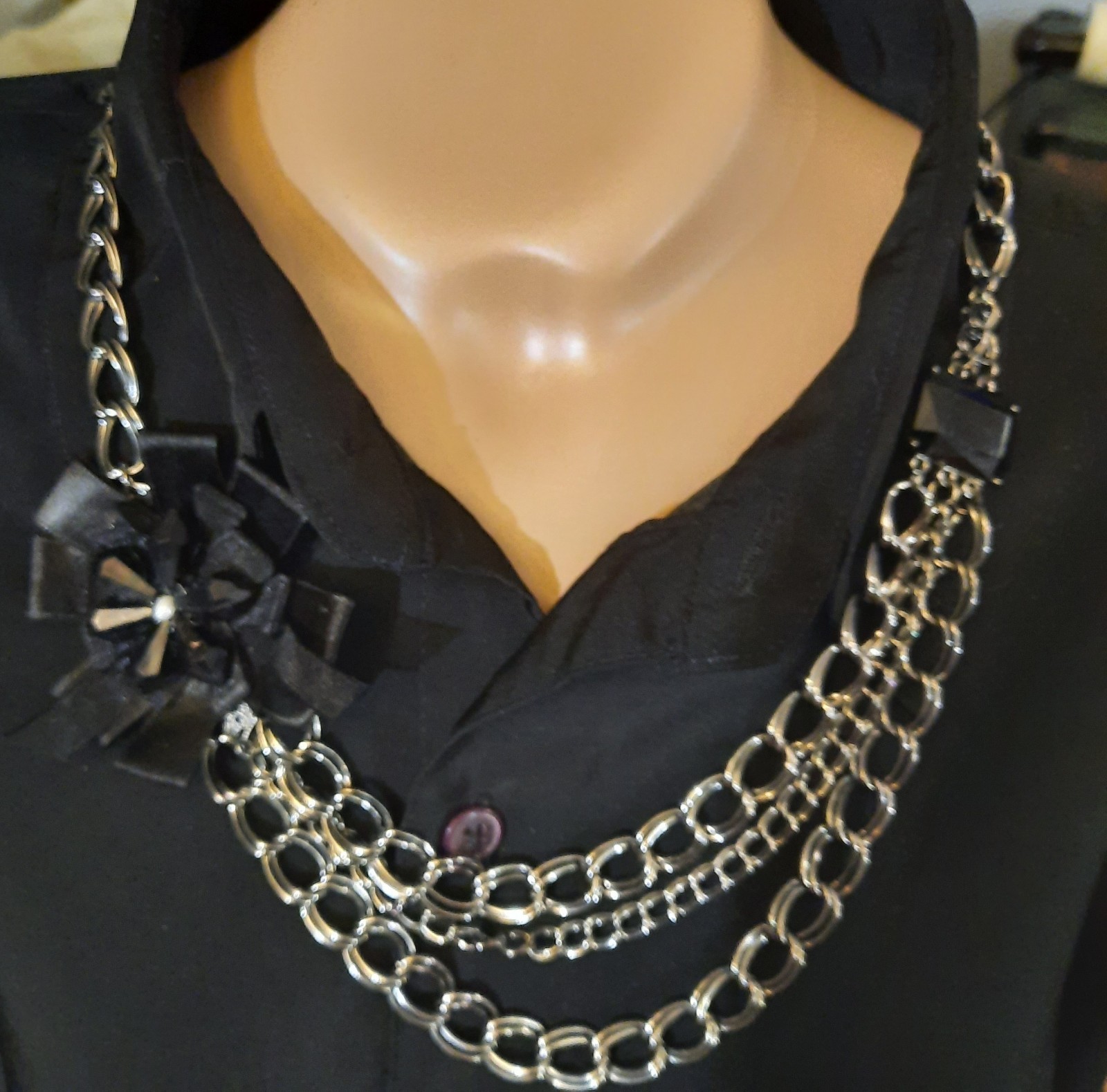 Vintage Mi-Amore Floral Bow 28″ Chain Necklace Black Chunky Statement Silvertone