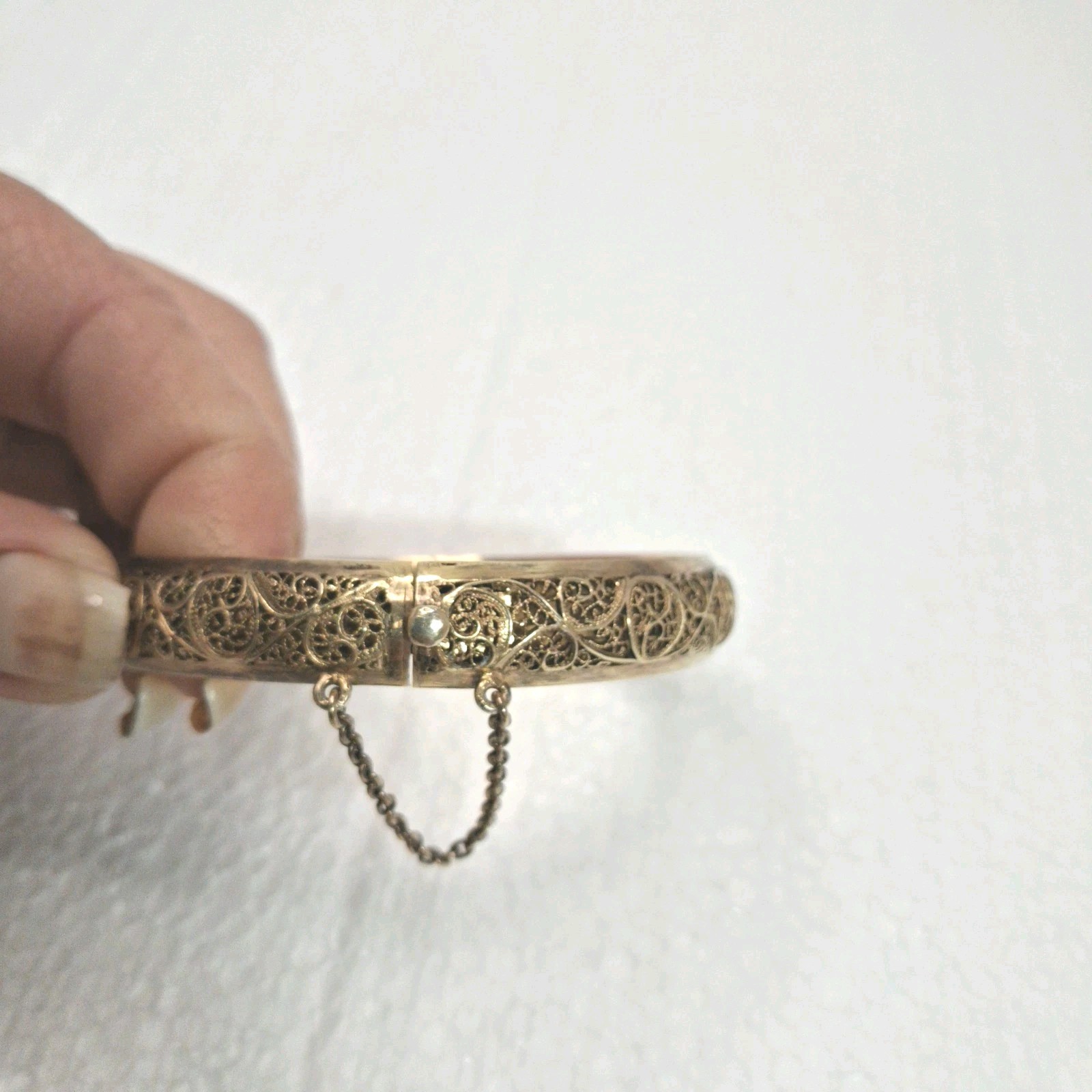 Vintage Sterling Silver Filigree Hinged Bangle Bracelet Safety Chain Ornate 18g