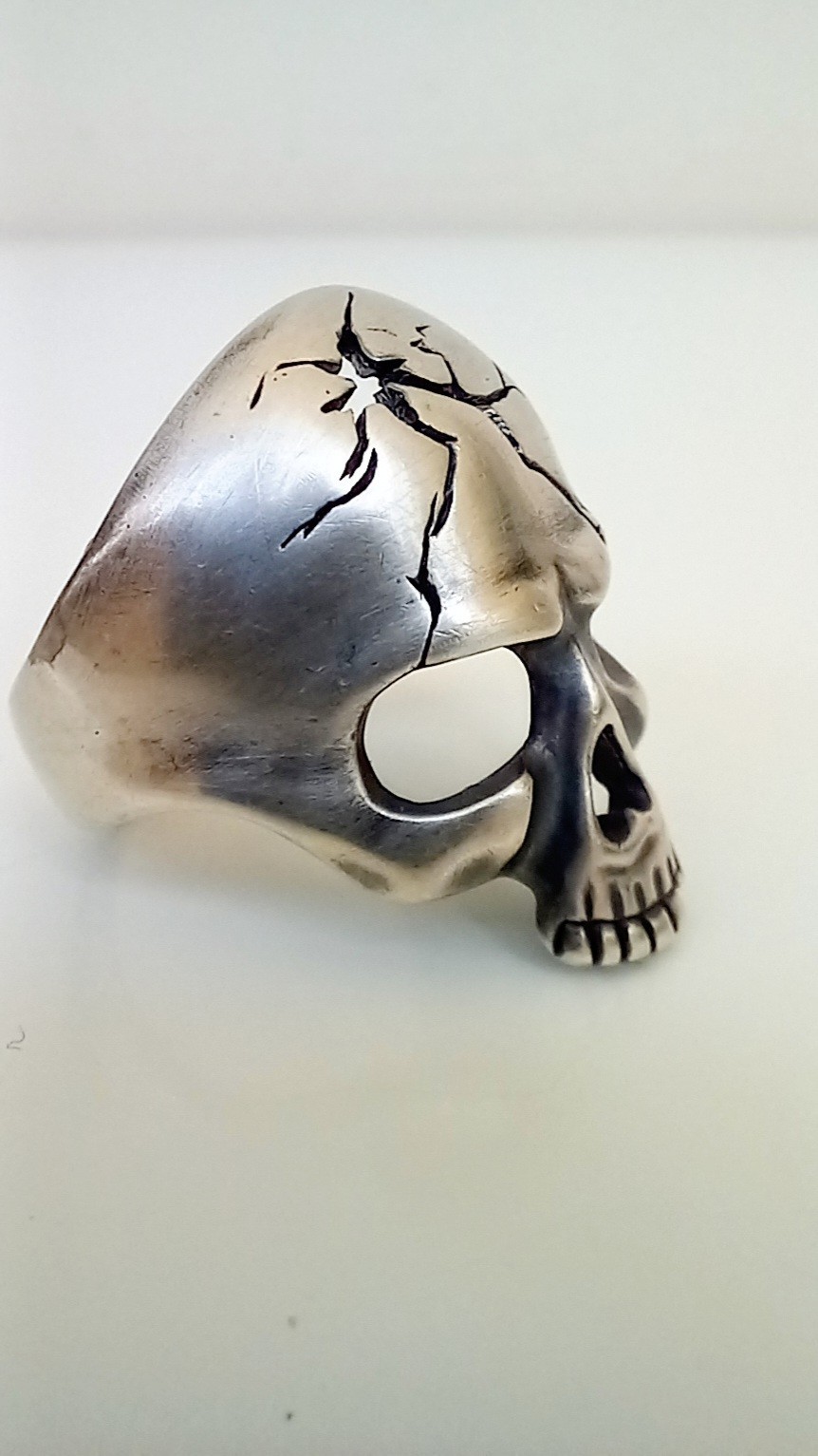 №98 Custom Handcrafted SILVER Ring Biker Scull Ring Size 9 ( 7.98 gr)