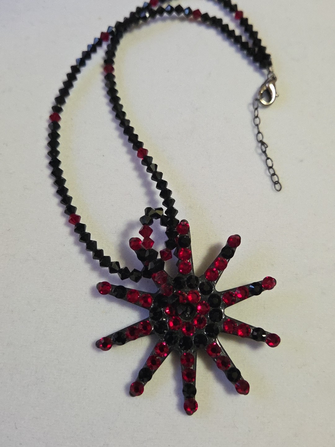 Red Black Rhinestone Star Burst Flower Pendant Glass Bead Chain 16″ Goth Punk