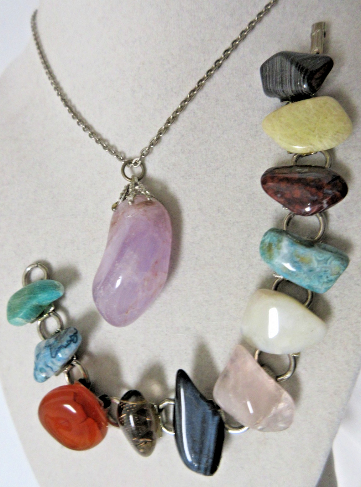 Vintage Silver Tone Polished Stone Pendant Necklace and Bracelet