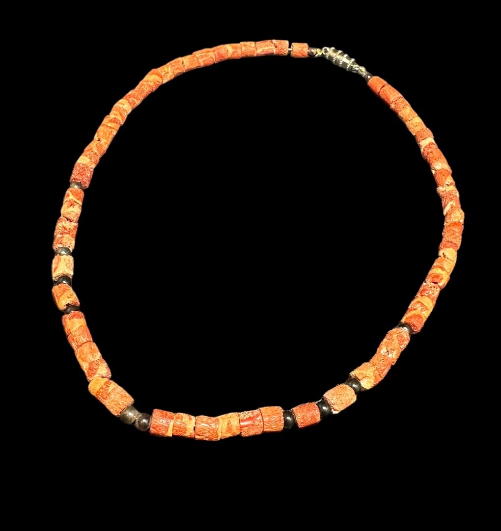 Necklace Red Sponge Coral Primitive Style Vintage Round Beads 16.5 in