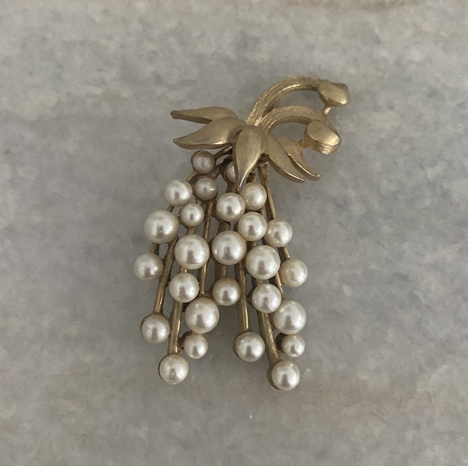 Beautiful Vintage Pell Faux Pearl Branch Grapes Leaves Brooch Pin