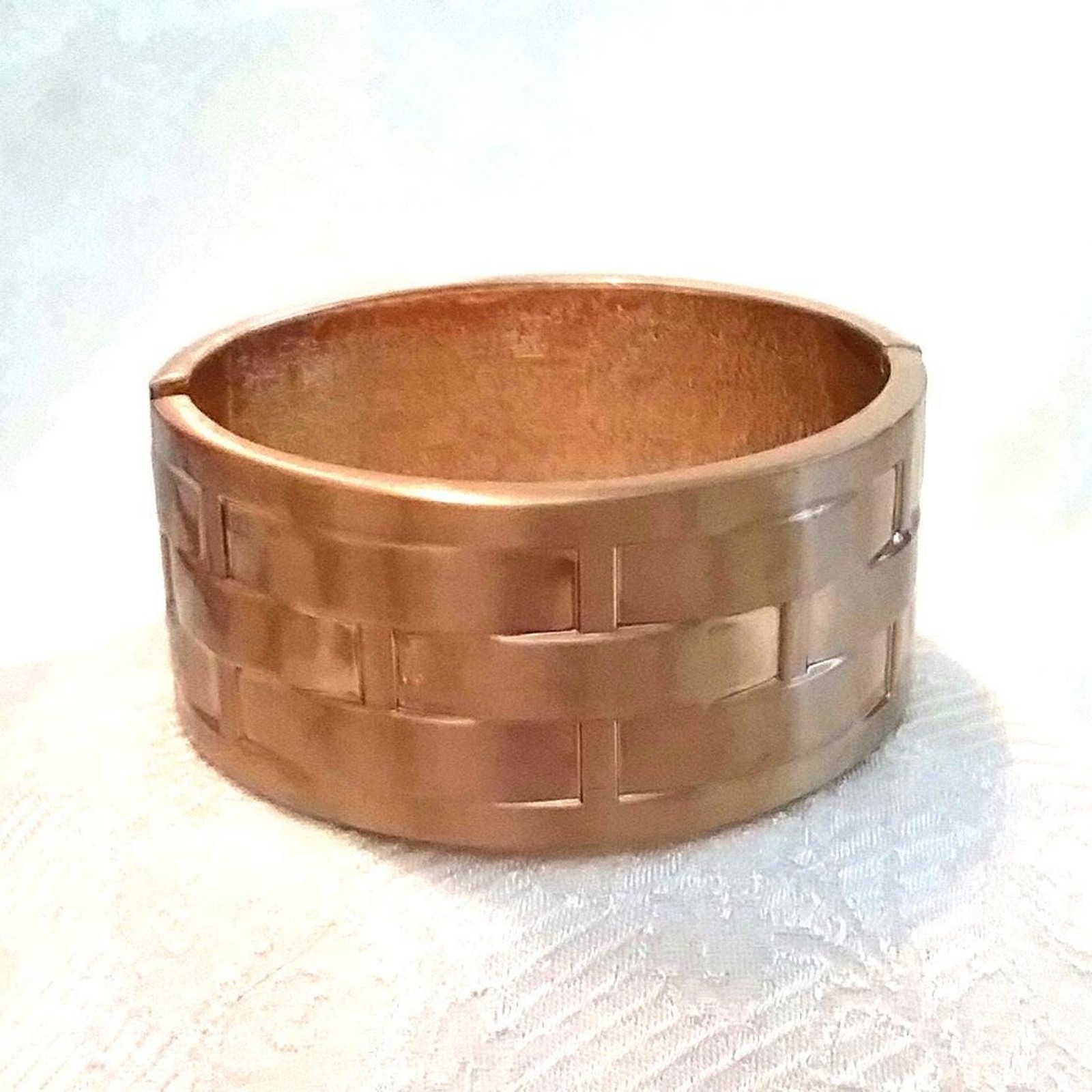 Vintage Hinged Satin Finish Gold Tone Woven Design Bangle Bracelet
