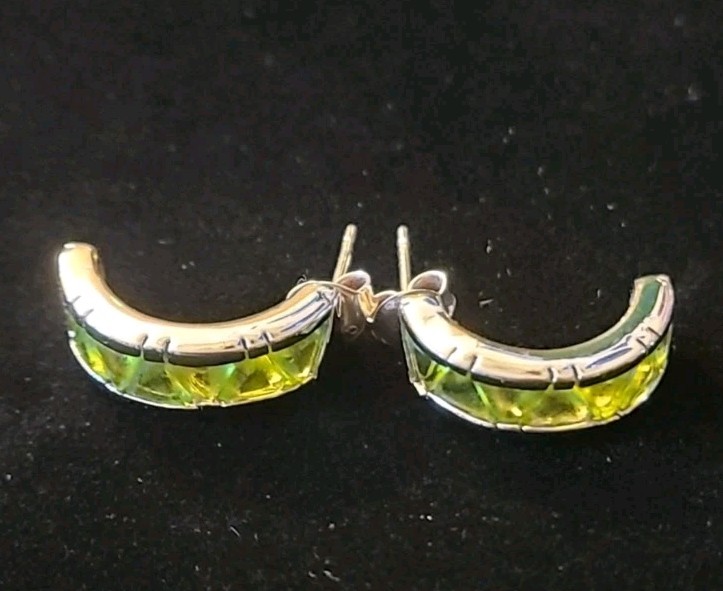 Vintage Suzanne Somers Peridot Mini Trillion Cut Silver Earrings