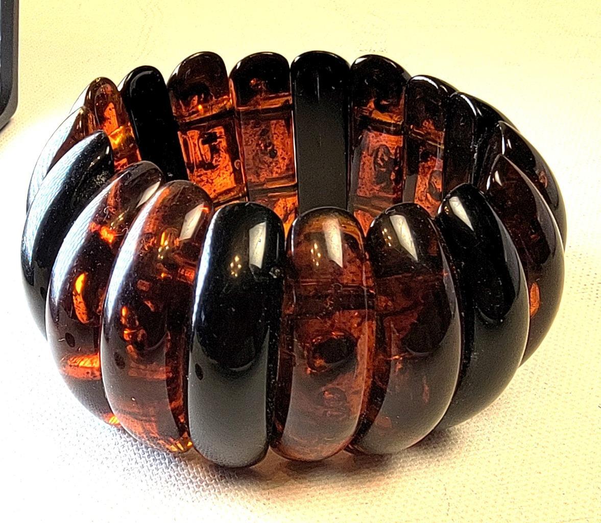Vintage Chunky Golden Honey Amber Color Plastic Beads 2 3/8″d Stretch Bracelet