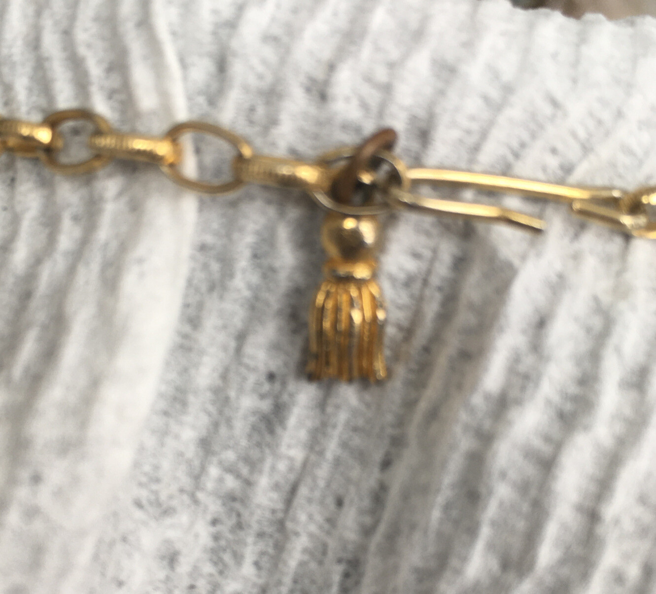 Vintage Gold Tone With Peach/Lite Brown Stones Adjustable Necklace 14.5”