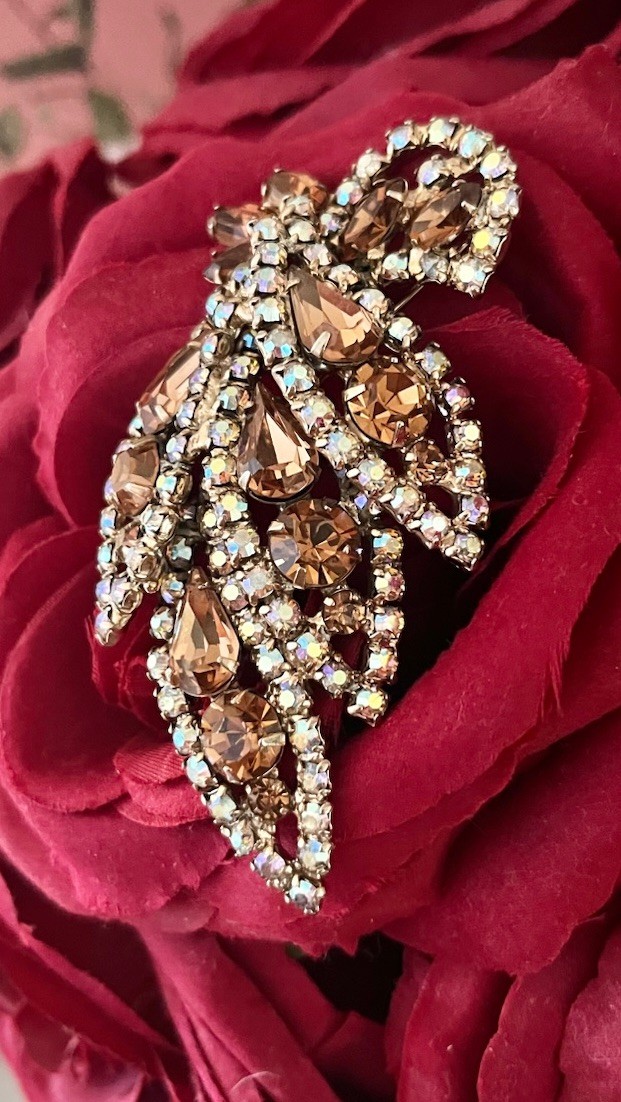 Vintage Weiss Unsigned Crystal Aurora Borealis Brown Topaz Leaf Large 3” Brooch