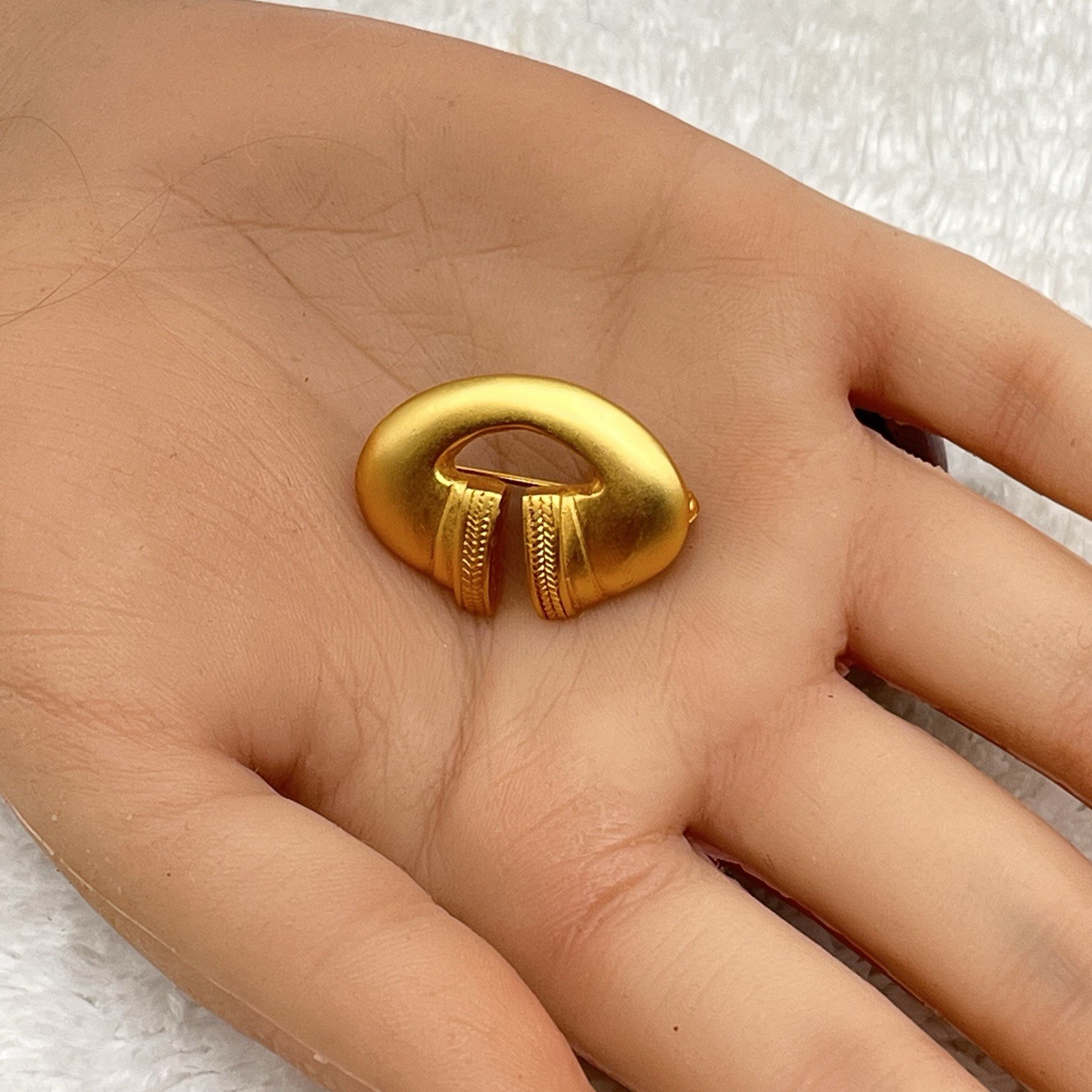 Vintage Gold Tone Brooch Matte Finish Pre Columbian Style Bean Shape 1.25″