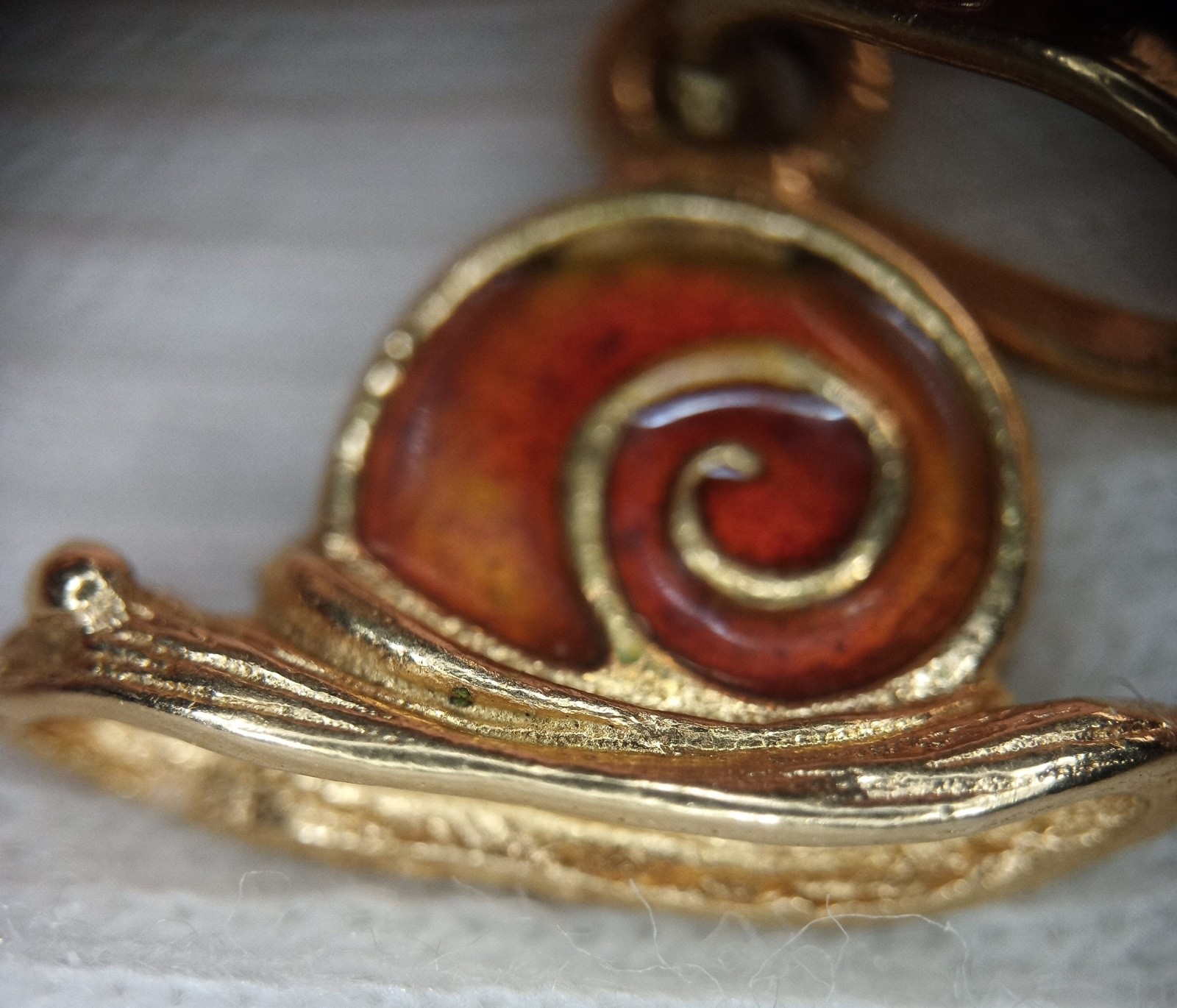Vintage 18k Yellow Gold 750 Enameled Snail Double-sided Flat Charm (1 gram)
