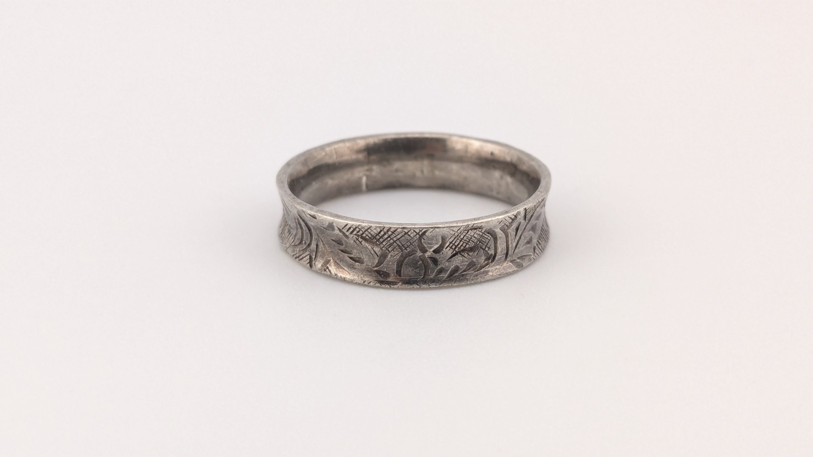 Vintage Sterling Silver Ring Etched Unique Nature Leaf Flanged Edges Size 6.75