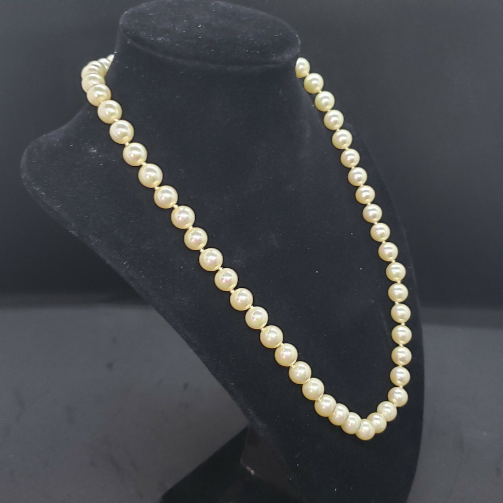 Vintage Faux Pearl Single Strand Necklace Box Tab Clasp Princess Length Classic