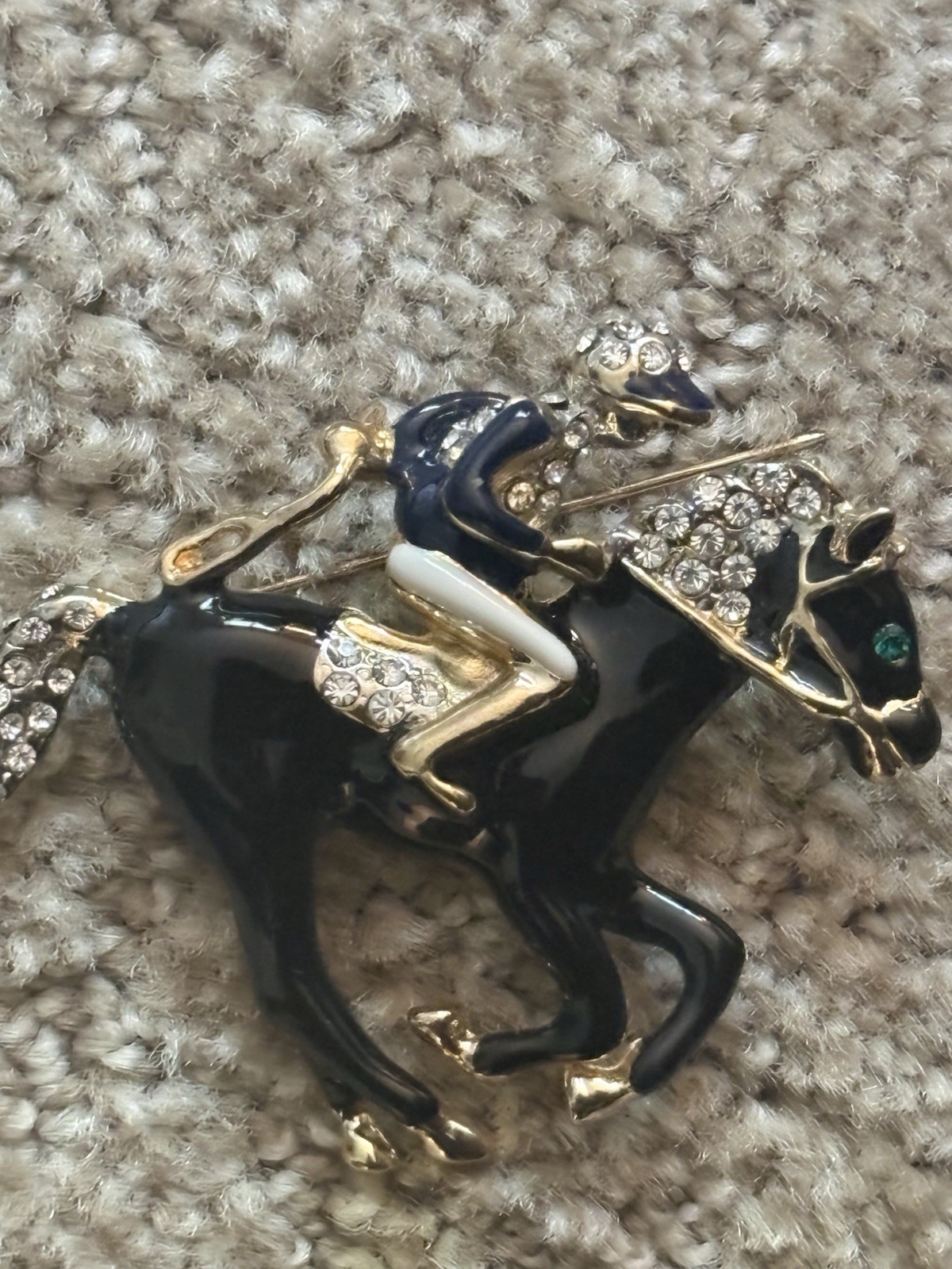 Vintage Horse Riding Brooch Equestrian Rhinestones Enamel figural 2.5”￼
