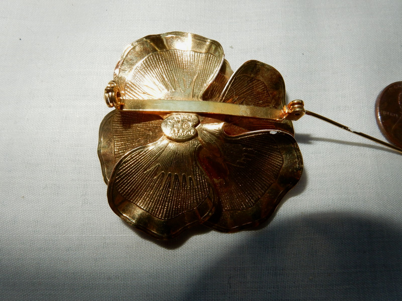 VTG. Signed Original by Robert Enamel Pink Pansie Flower Brooch/ Pin