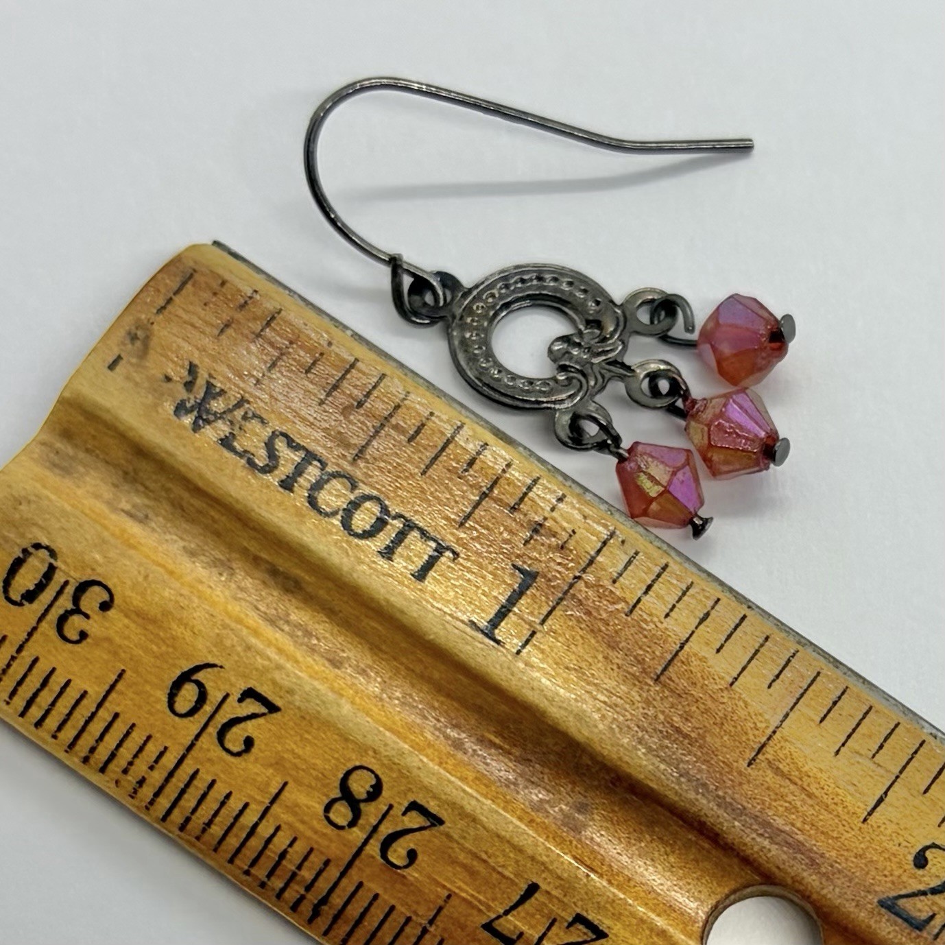 Vtg Boho Goth Gunmetal Pink Iridescent Lucite Bead Chandelier Earrings Petite