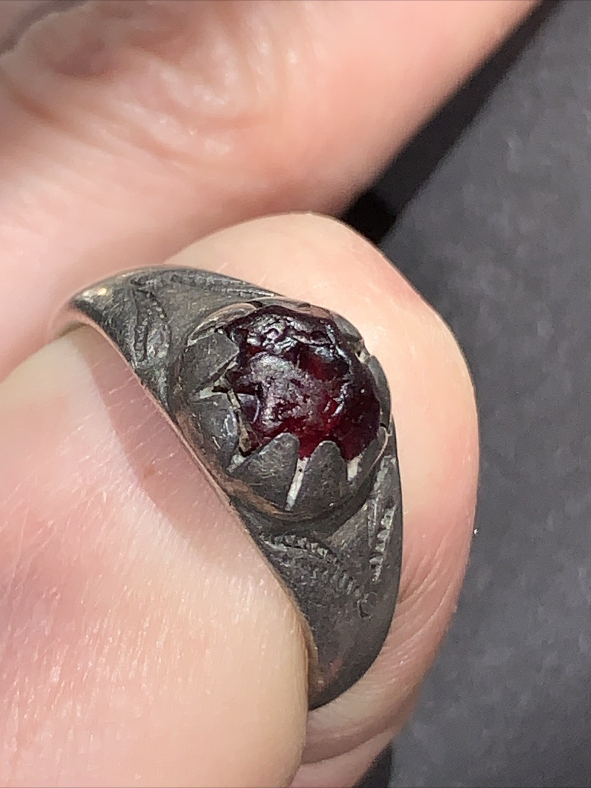 STERLING SILVER .925 Lot Ring MM50 Size 8 Rough Cut Red Garnet Flower Bohemain