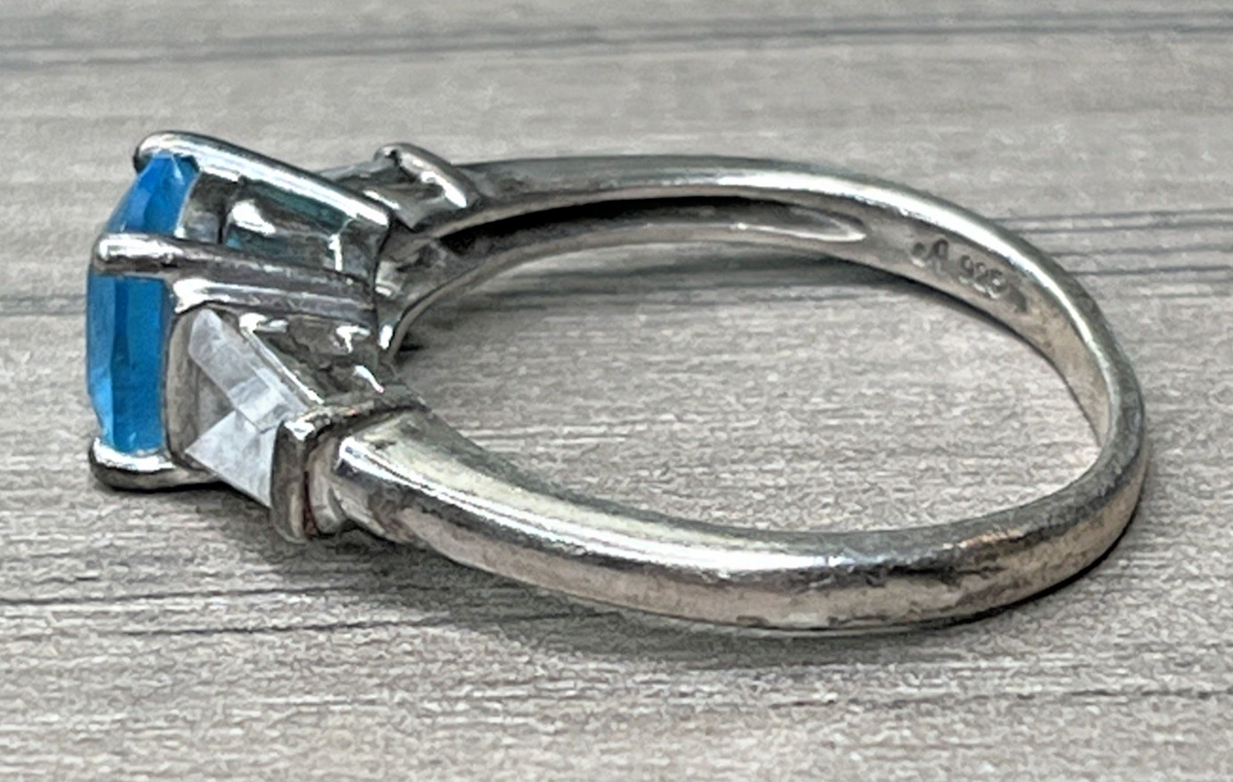 Signed Vintage Sterling 925 Sky Ice Blue Topaz White Topaz Accents Ring SZ 8 3g