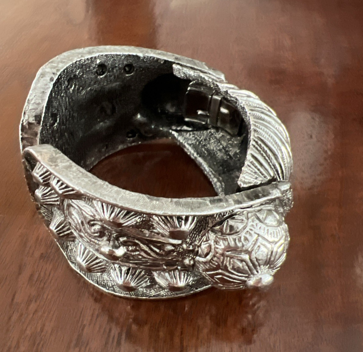 VINTAGE KENNETH JAY LANE KJL SILVER TONE ESTRUSCAN HINGED CUFF BRACELET