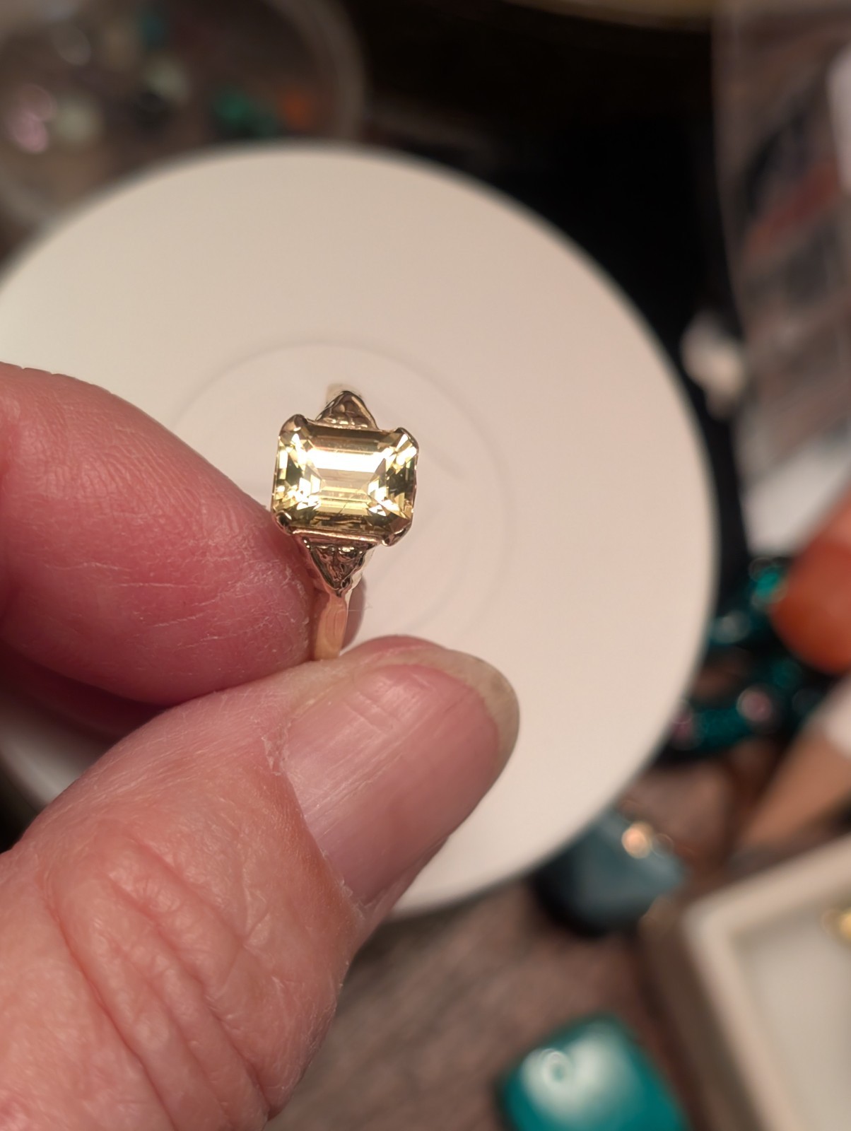Dainty Vintage 10 k yellow gold and golden Beryl ring size 5.75