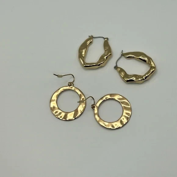 Classic Textured Hoop Earrings Qty 2 Gold-tone Unsigned Dangle Drop Everyday
