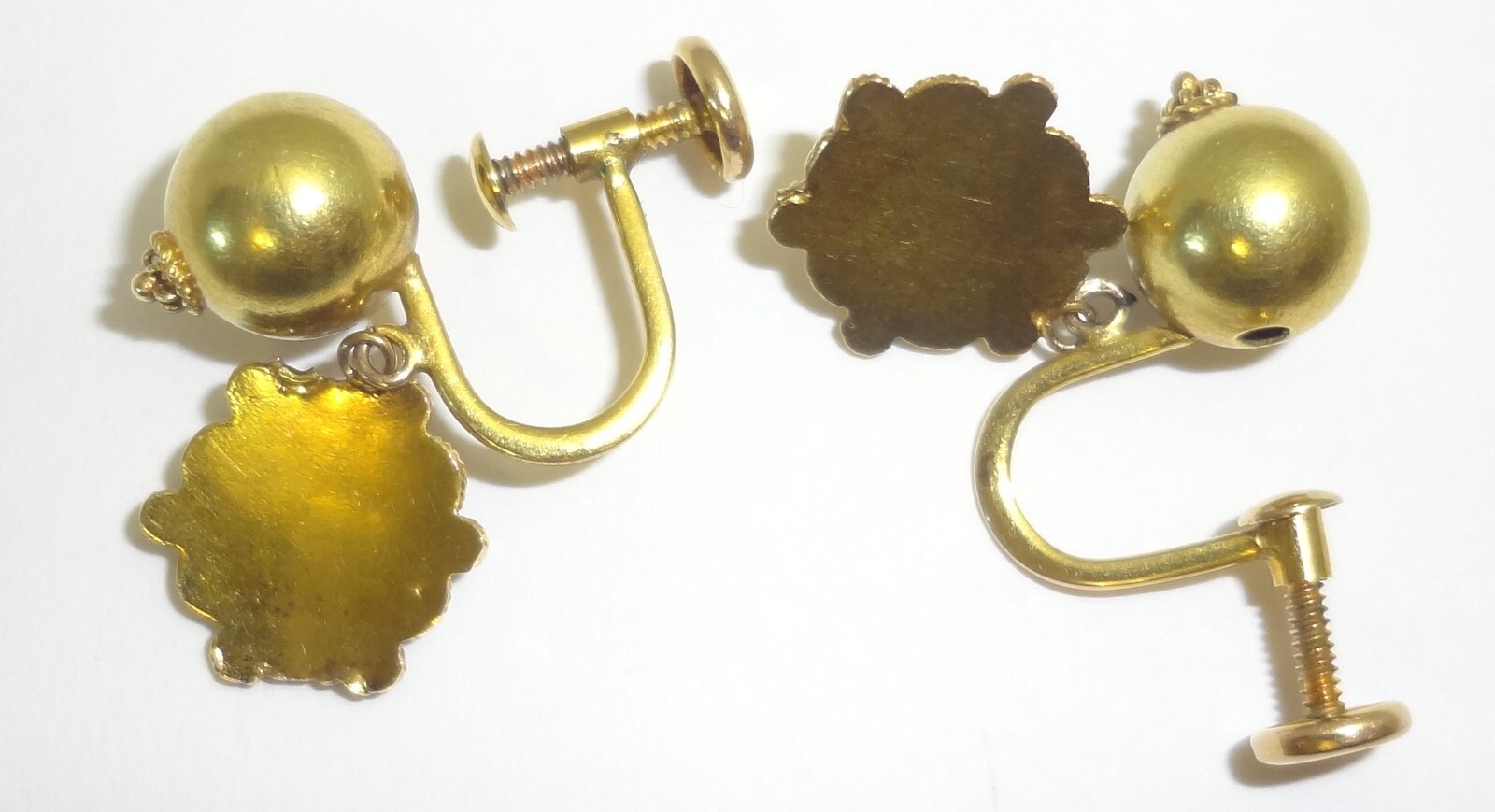 Vintage Etruscan Revival 10K Yellow Gold Red & White Enamel Screw Back Earrings
