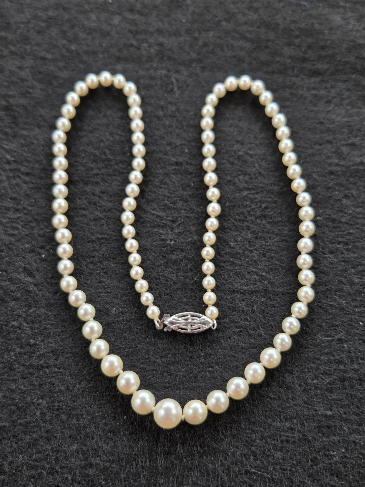 Vintage 14k White Gold Graduated Pearl Necklace 19” Fish Hook Clasp Hand Knotted