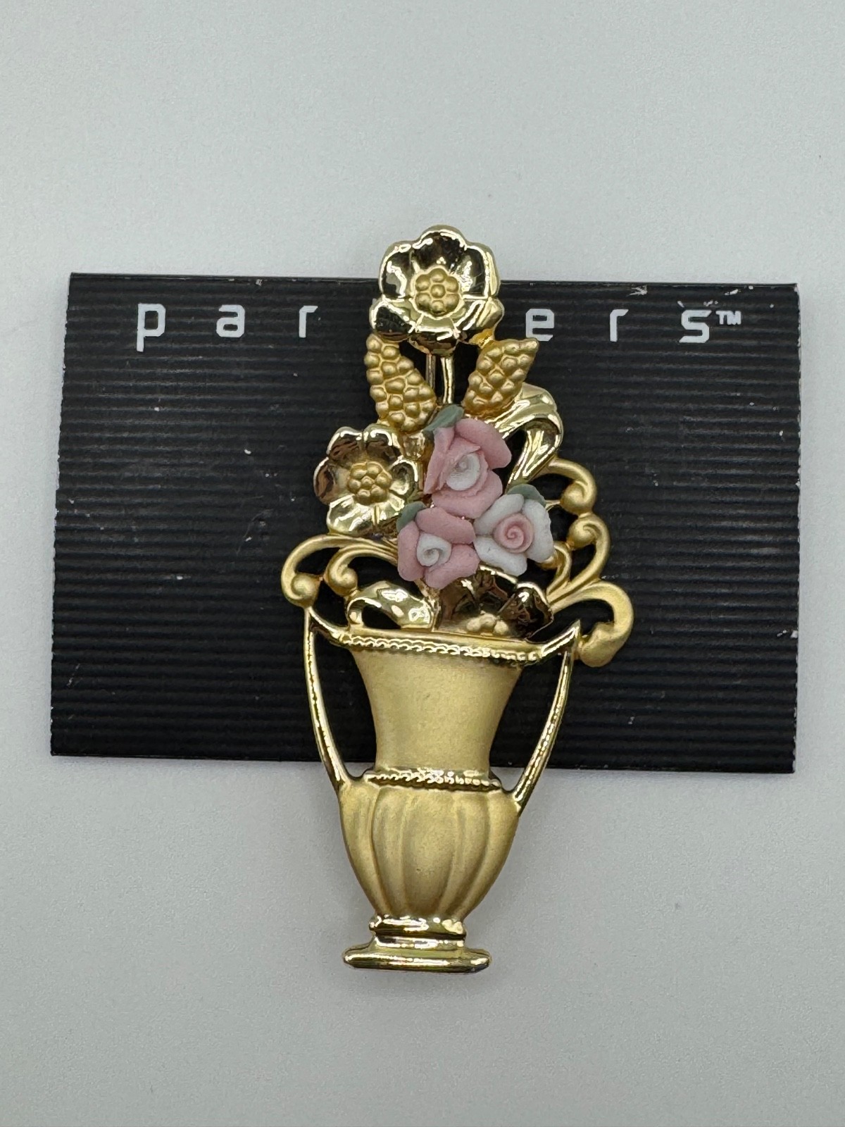 VINTAGE AJC BROOCH PIN FLORAL BOUQUET IN VASE PORCELAIN GOLD TONE VICTORIAN
