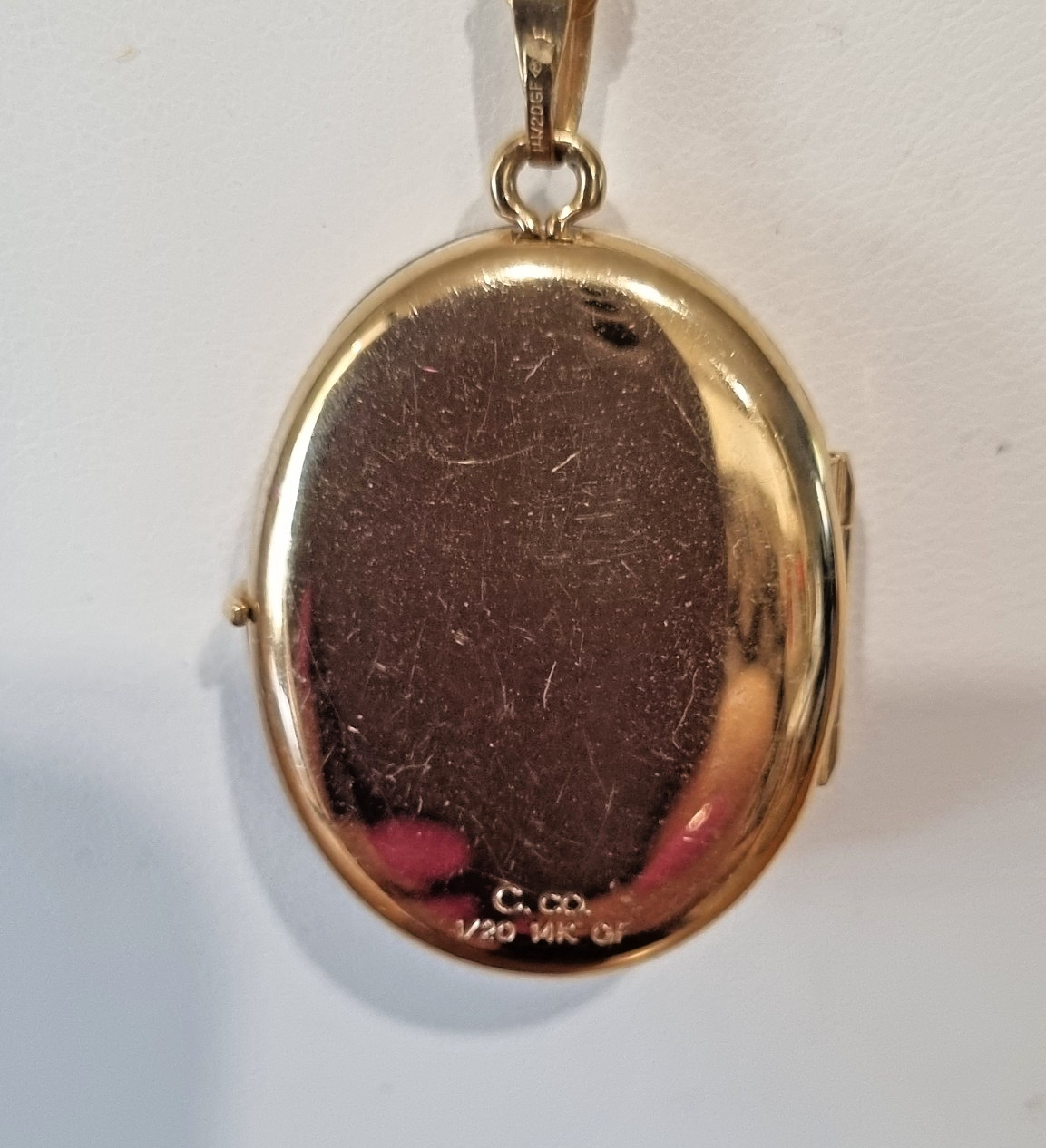 Vintage 14k Gold Fill Locket Black Hills 10k 12k Gold 4 Photo USA made See video