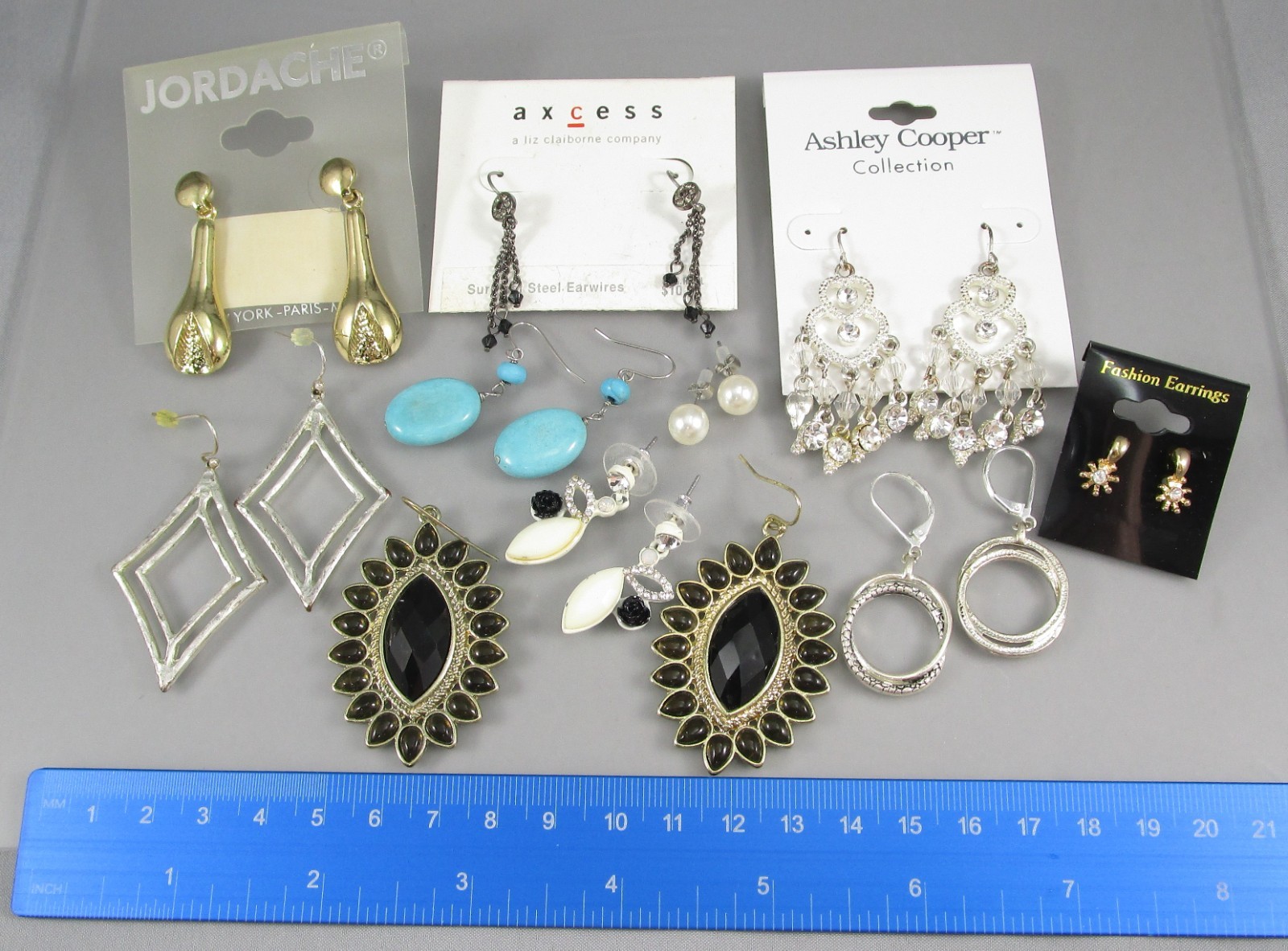 Vtg Mod Retro Varying Colors & Multi Styles LOT 10 Post Pierced Earrings 173U