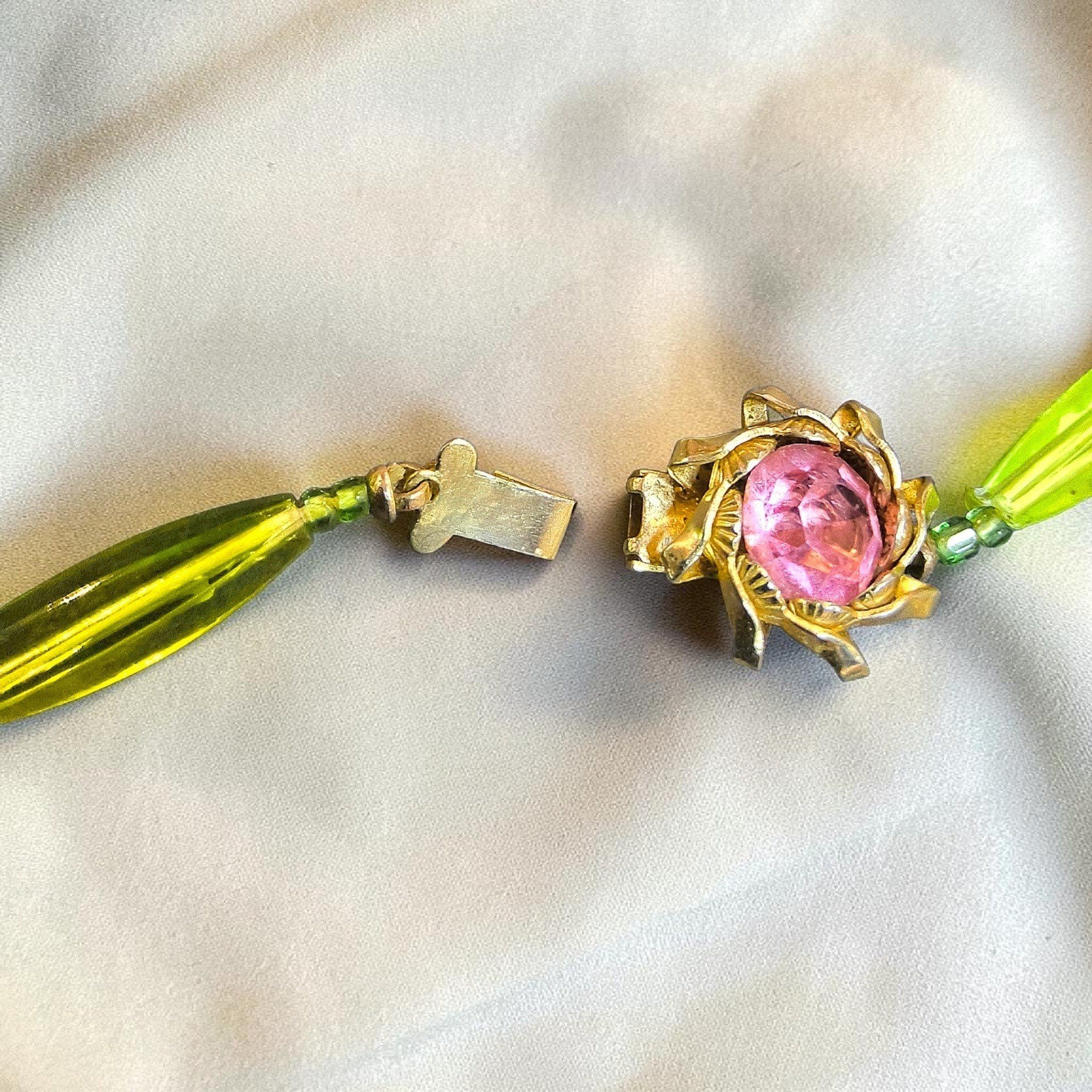 Vintage Art Glass Botanical Necklace Green Pink Floral Box Clasp 32″ Statement