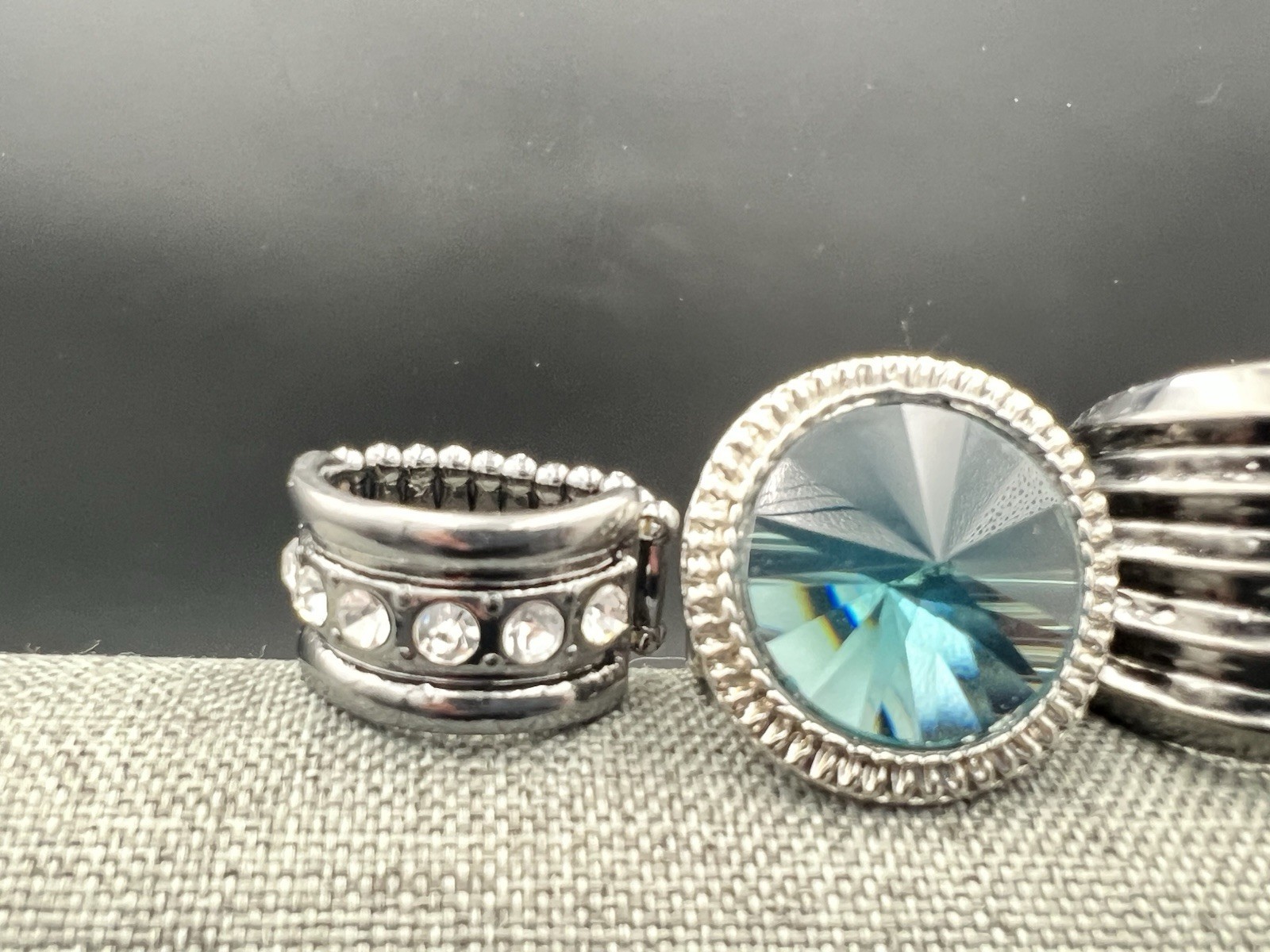 5 Vtg to Modern Silver Tone Stretch Band Ring Lot Black Blue Rhinestone One Size