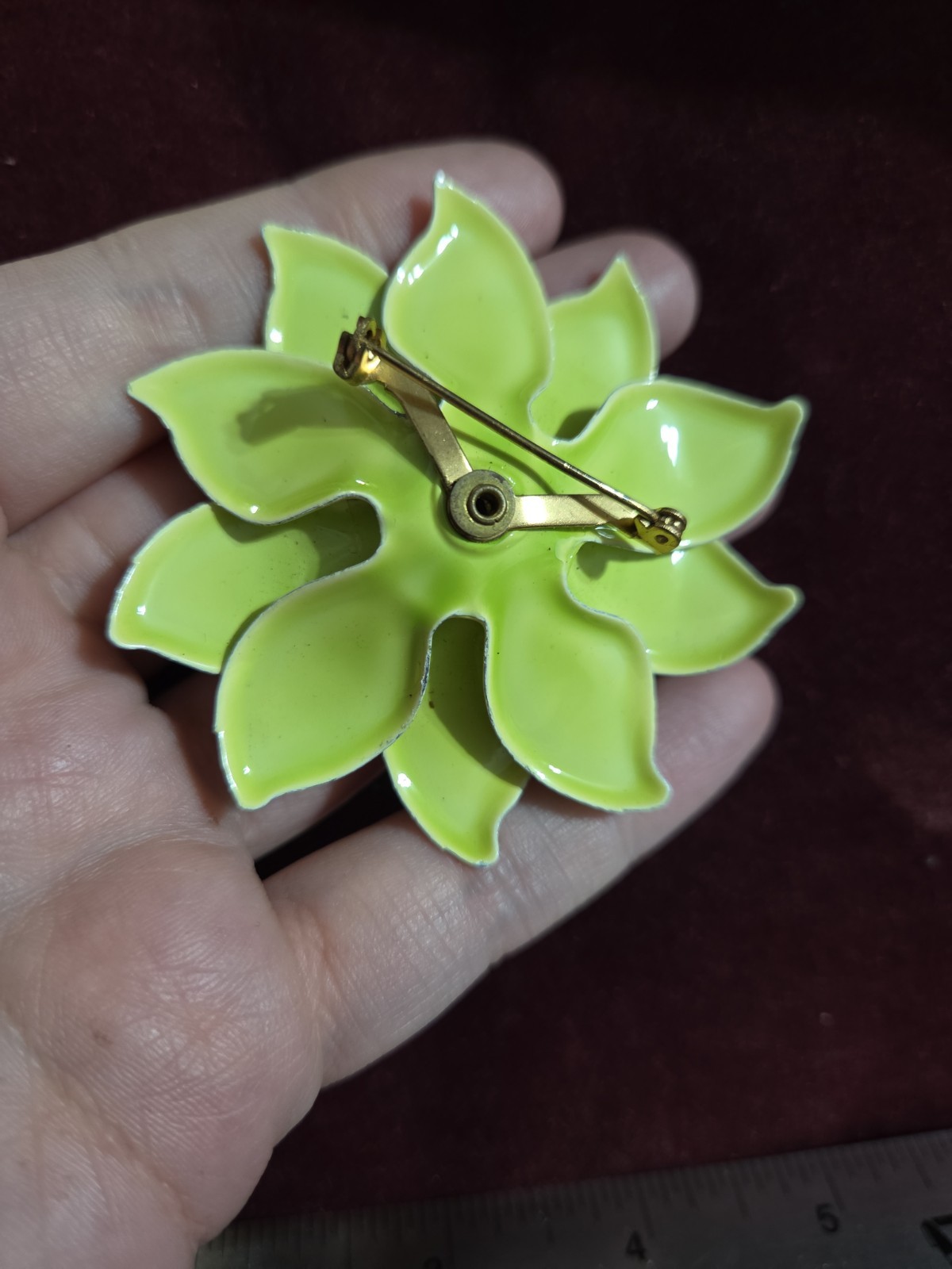 Lime Green Enamel Flower Brooch Mod Pin 2.5″ 60s Style Floral Airbrushed Vtg